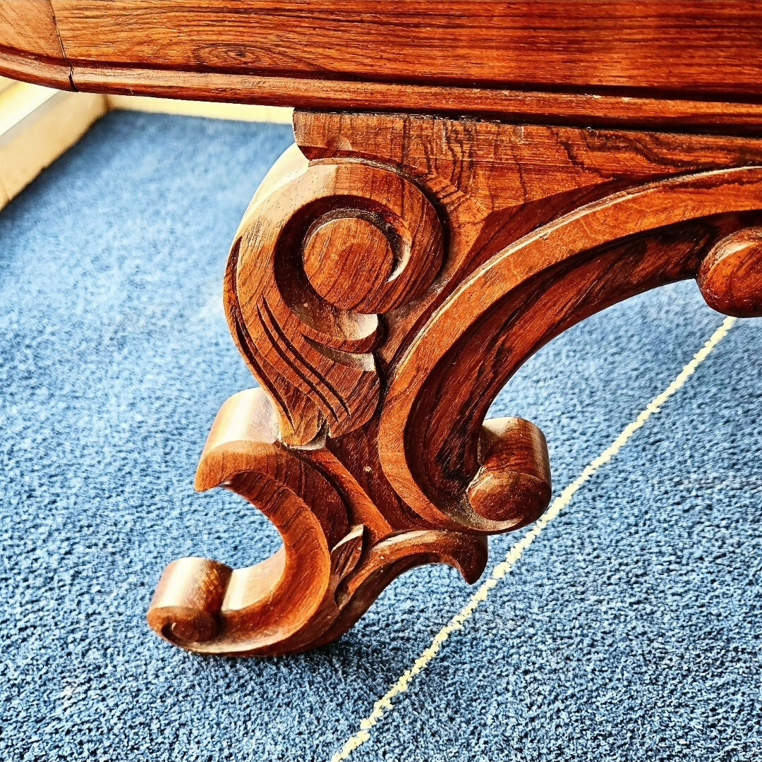 MARQUESA EM JACARANDÁ