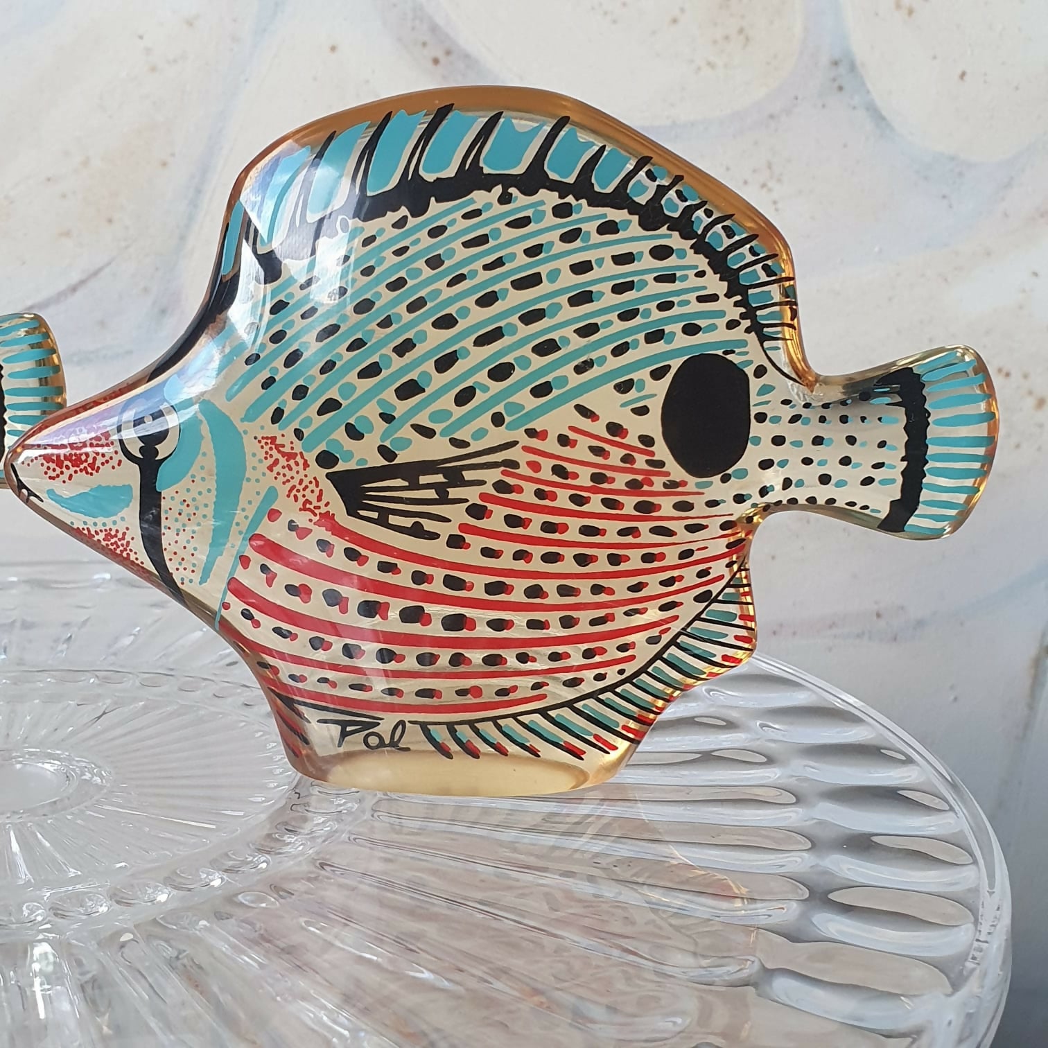 Esculturas cinéticas representando peixes em resina de poliéster Abraham Palatnik. Assinadas.