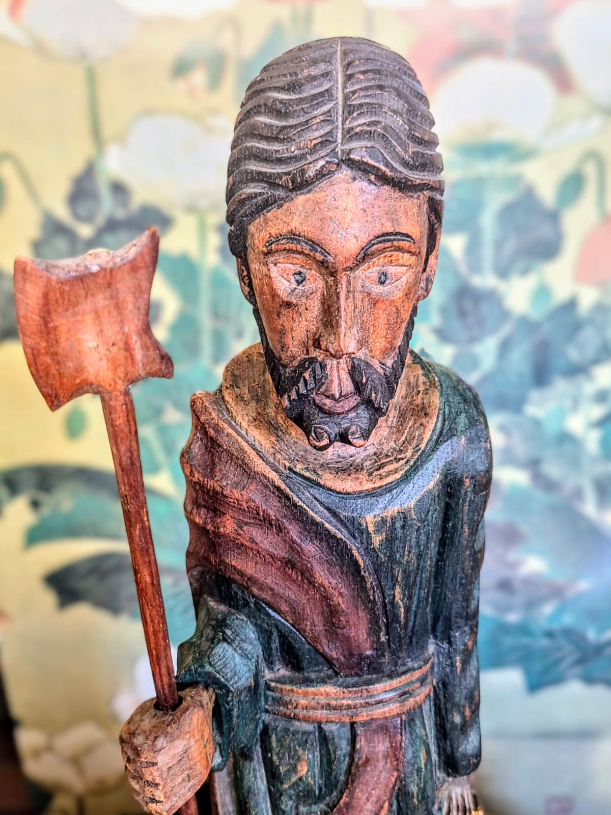  Imagem sacra em madeira policromada de São Judas Tadeu, assinada pelo artesão catarinense Paulino Schmidt.   Maravilhosa,  intacta e completa.  