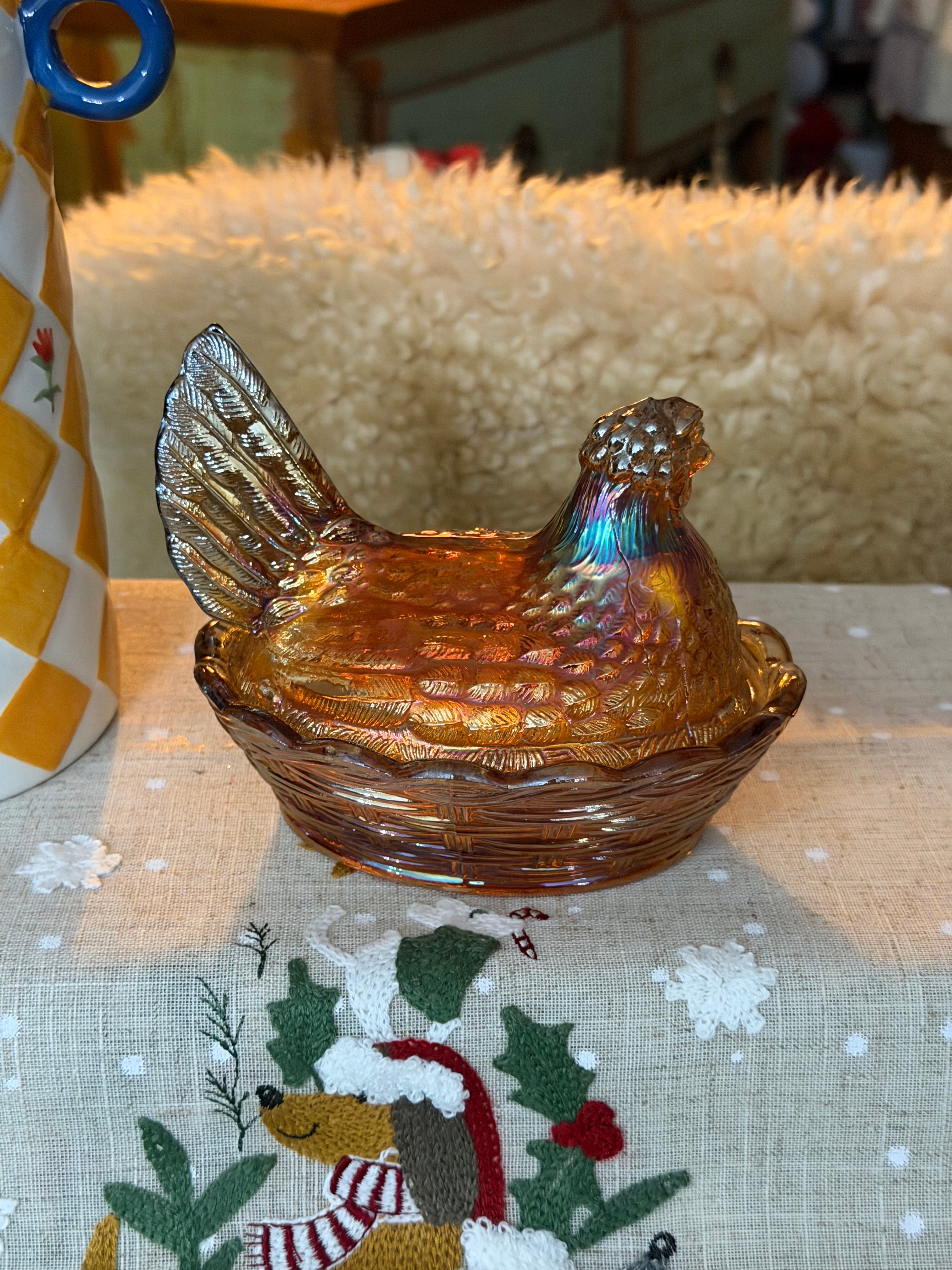 manteigueira antiga  de galinha no ninho de carnival glass 1940 / 1960