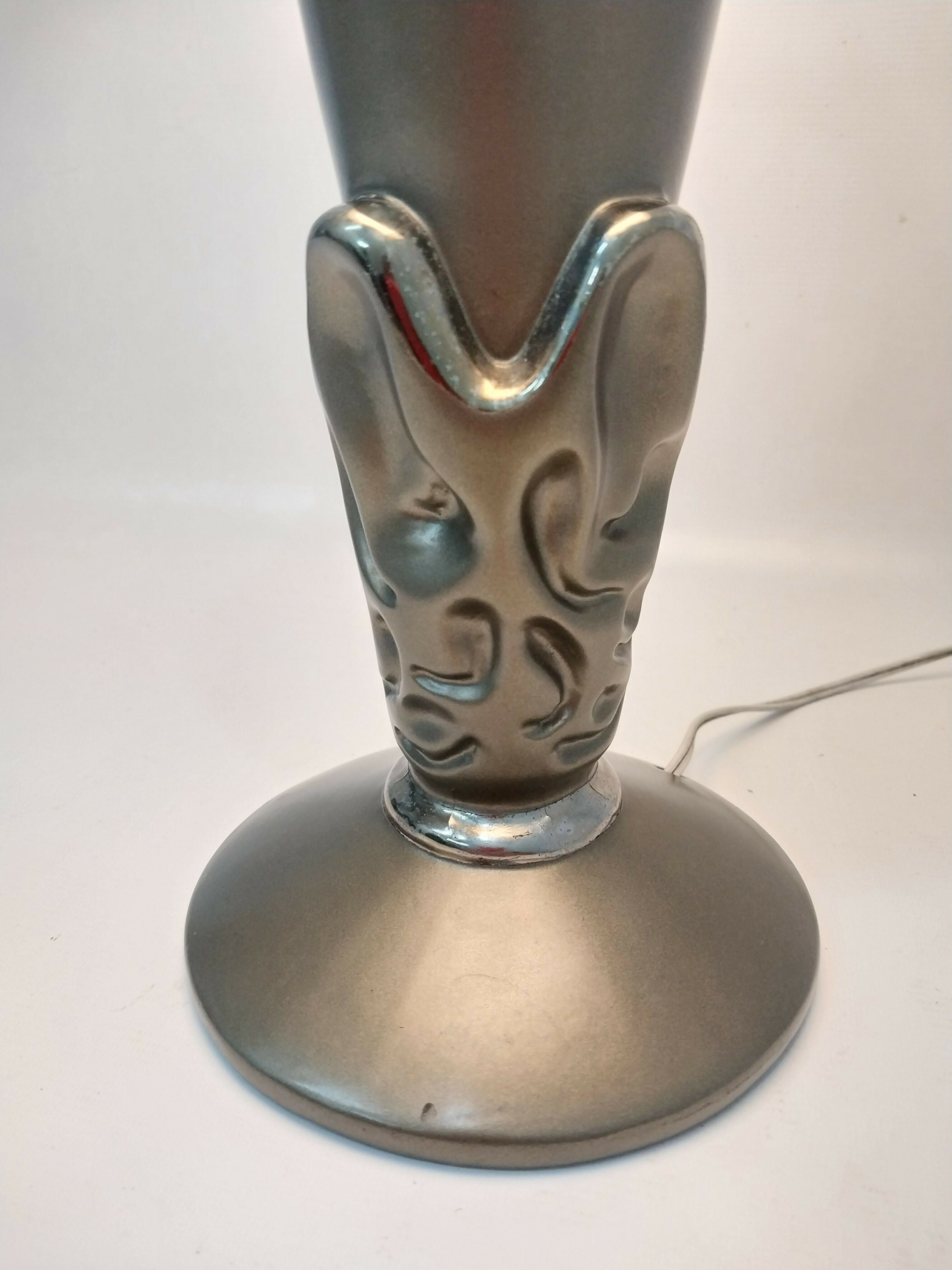 Abajur antigo em metal estilo Art Noveau