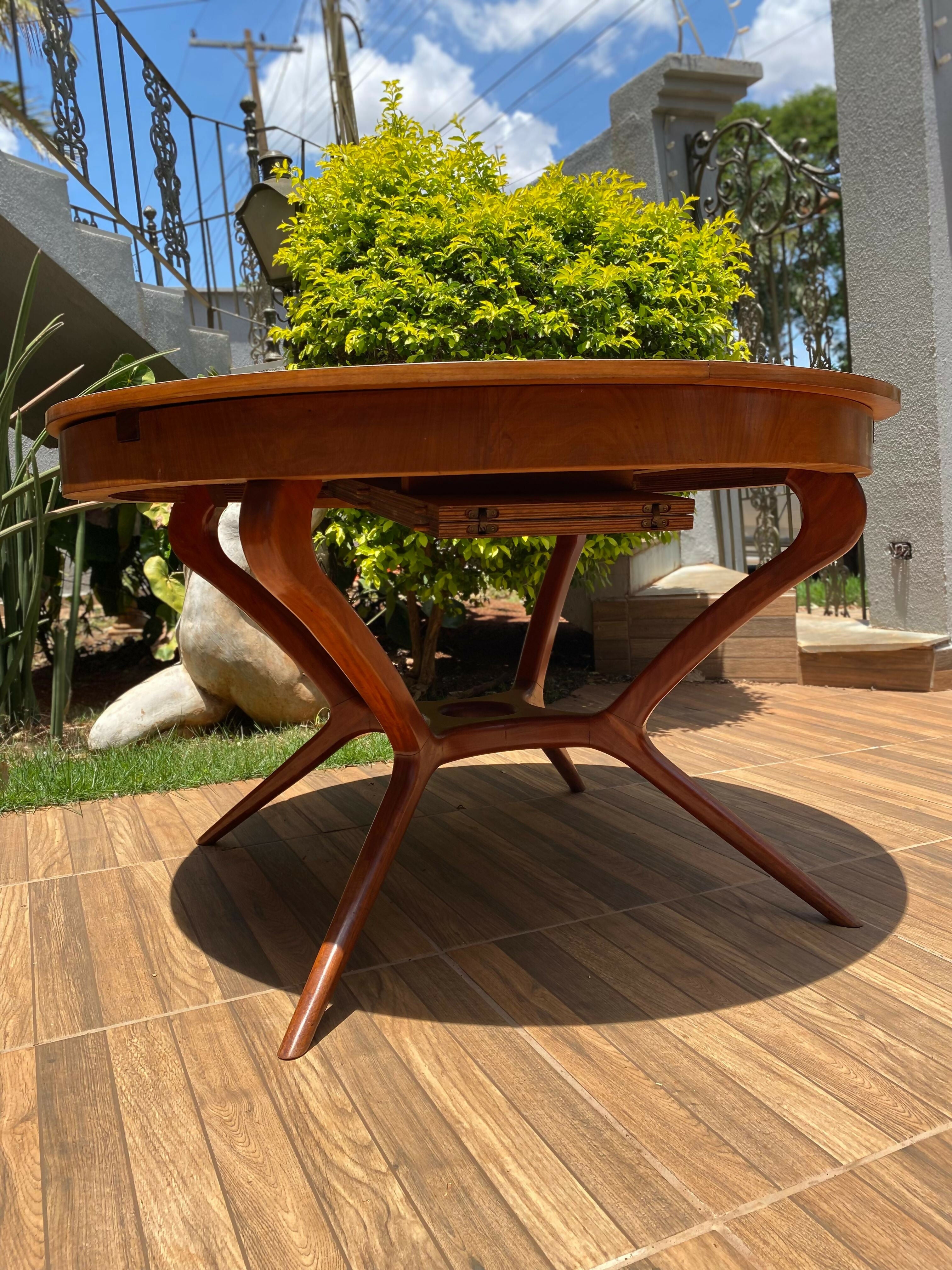 Mesa de jantar redonda - Design anos 60