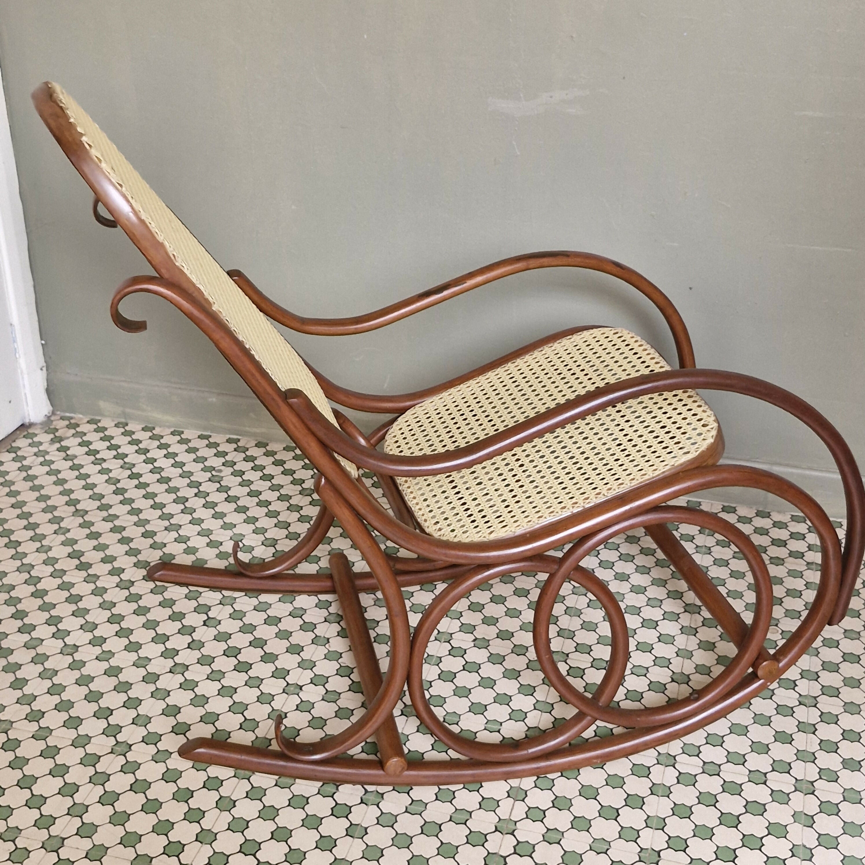 Cadeira de Balanço Thonart