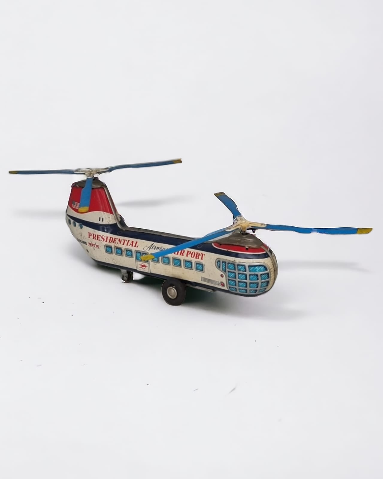 Antigo brinquedo de lata ´´Helicóptero boeing vertol ``.