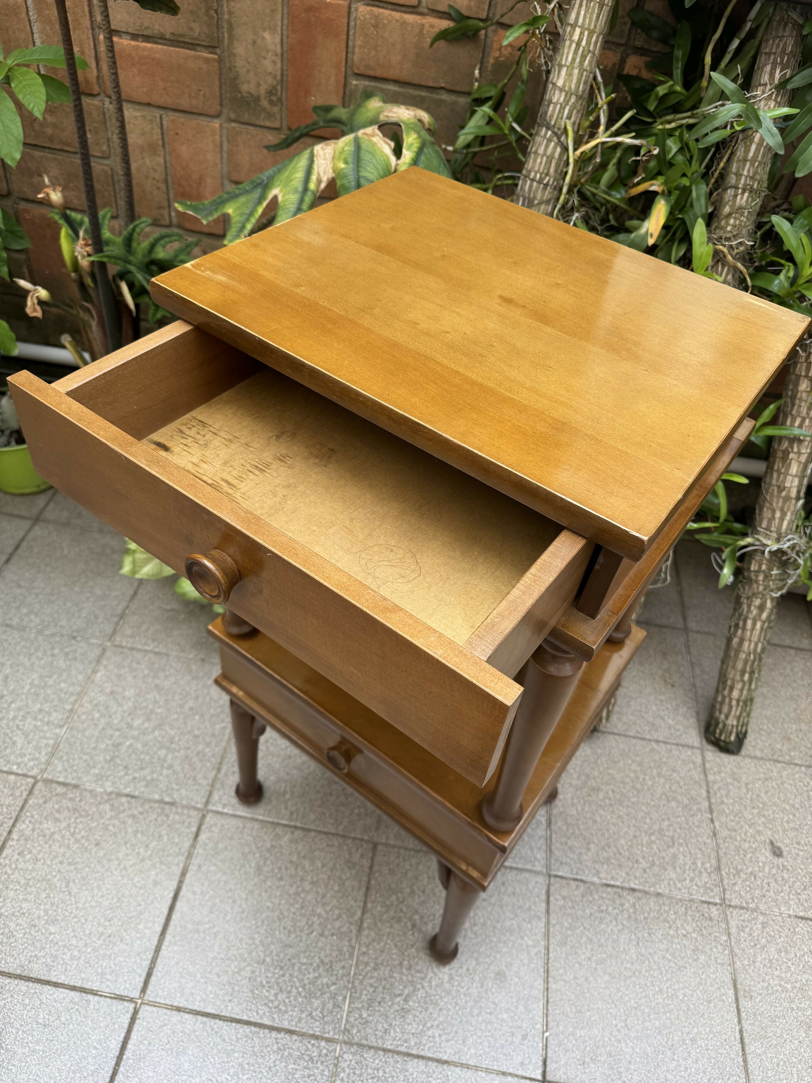 RARIDADE - Mesinhas de Cabeceira Anos 50 Gerdau SELADAS