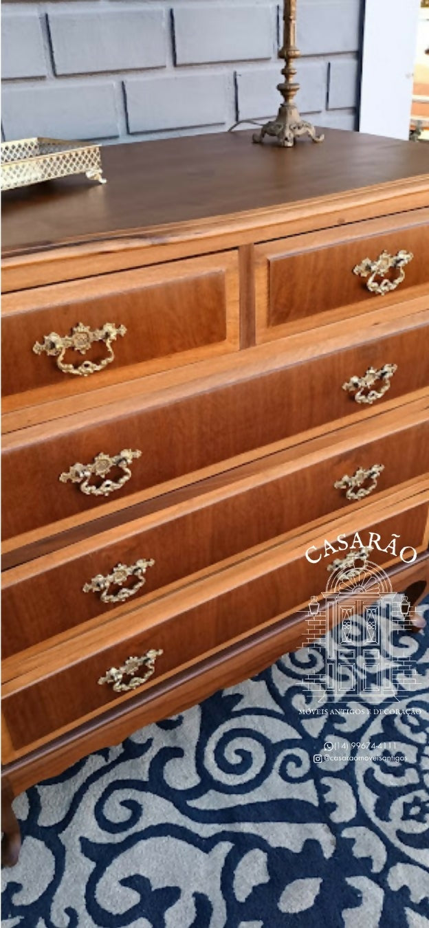 Cômoda provençal em imbuia (restaurada)