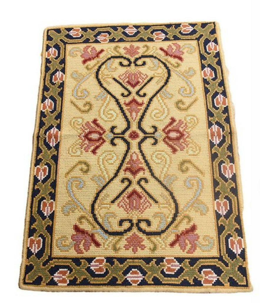 Tapete artesanal ponto arraiolo