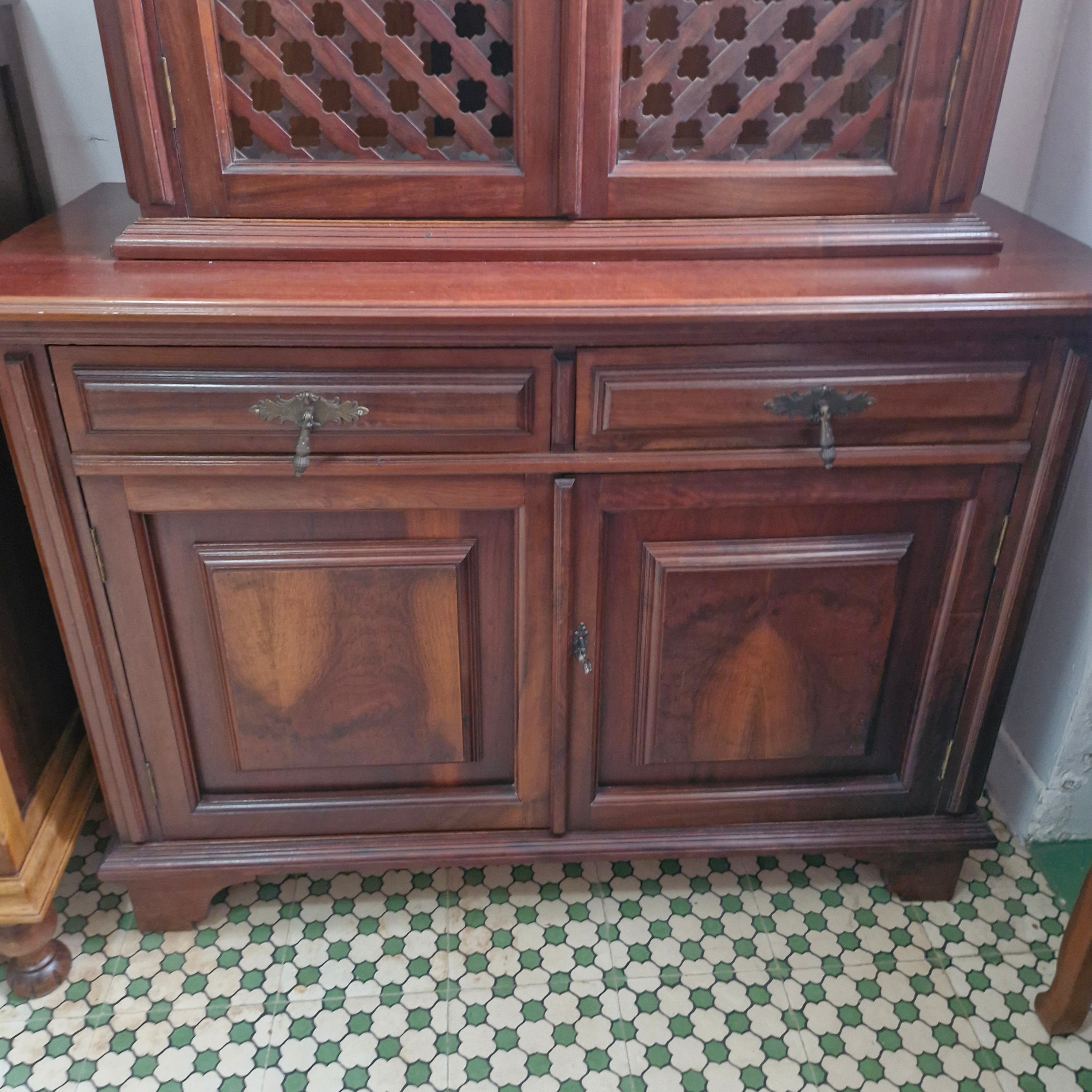 Armário Arca Oratória com porta em Treliça 
