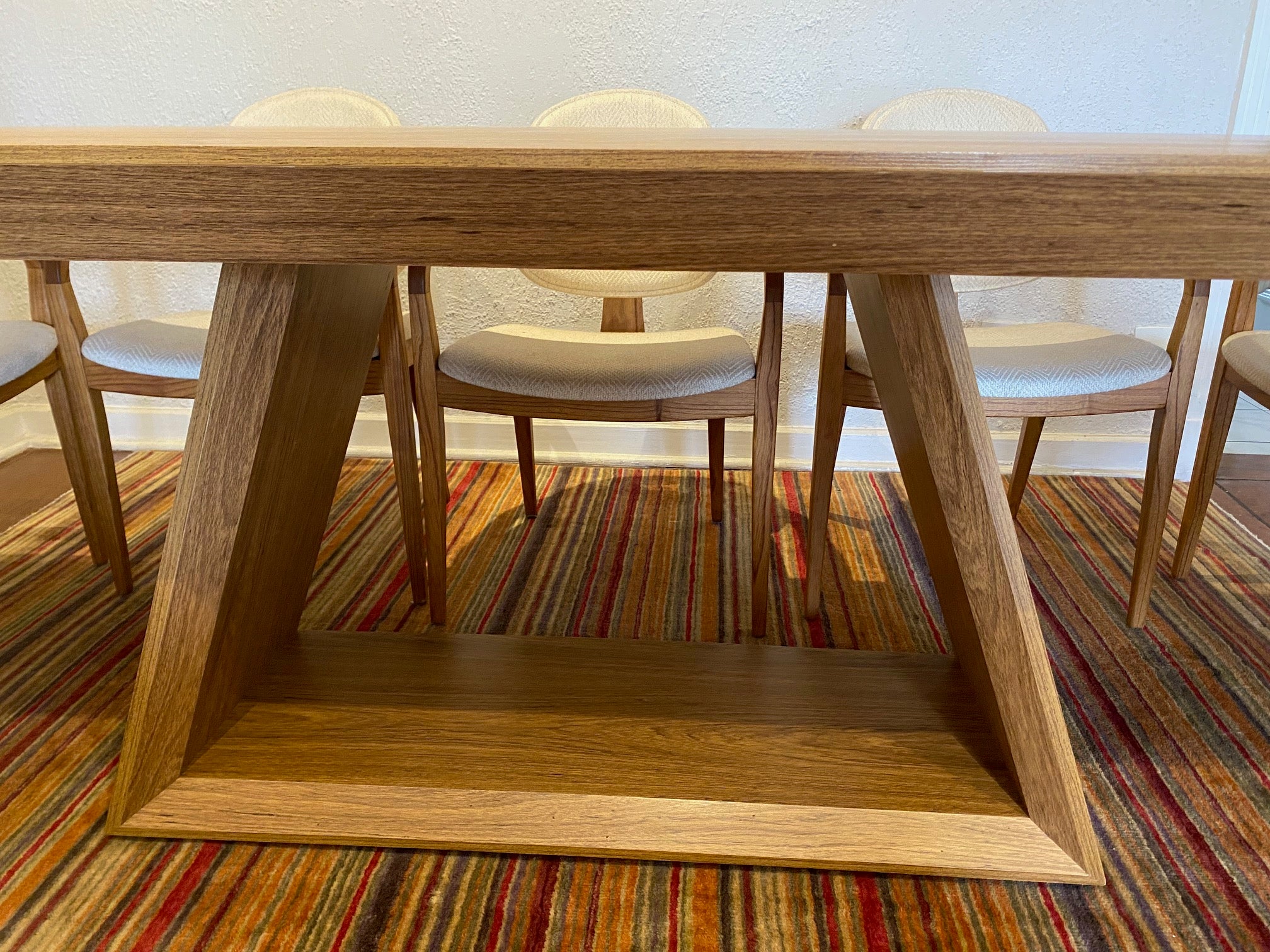 Mesa de Jantar Retangular feita Sob Medida 2,20m Carvalho | 8 Lugares | Impecável