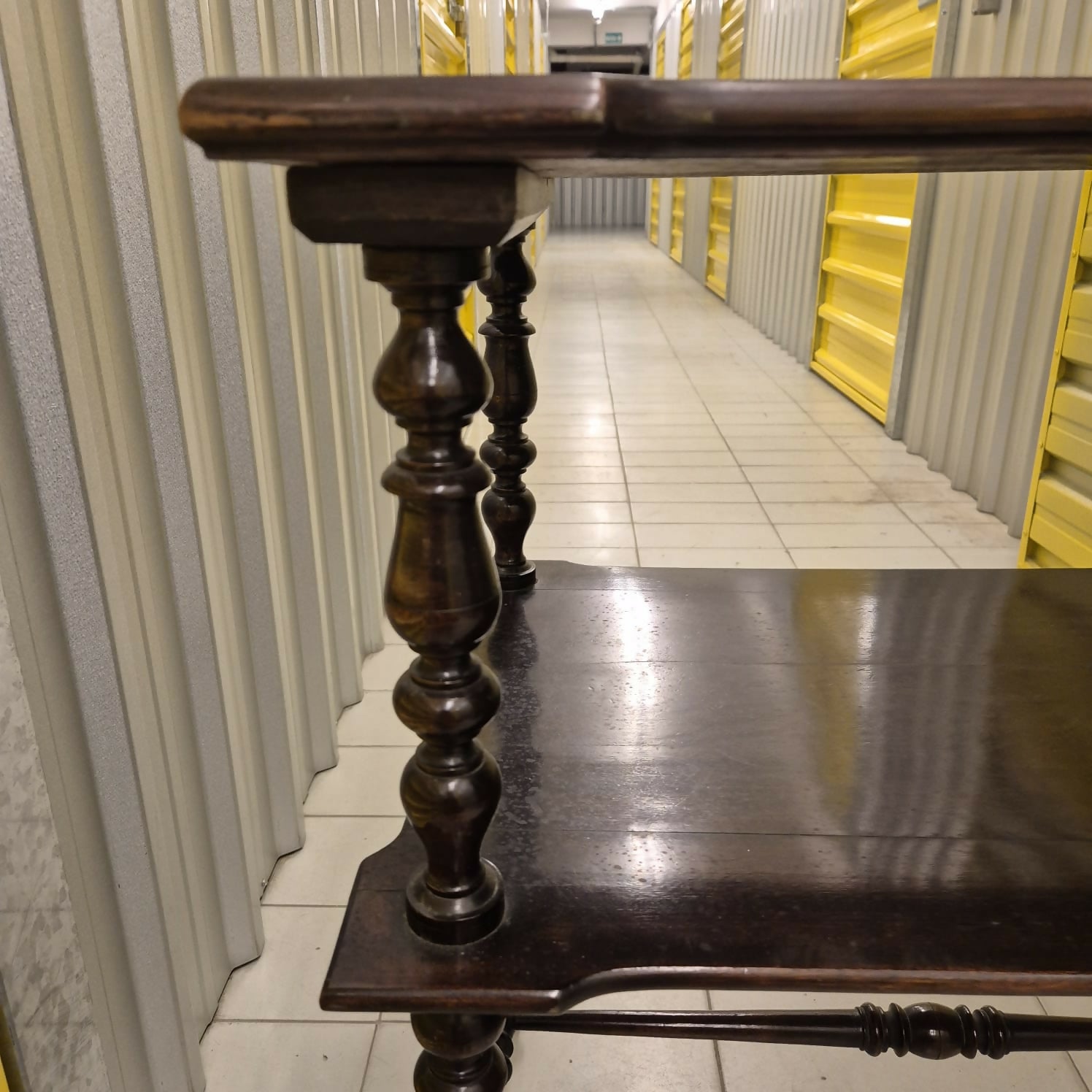 Mesinha Lateral Gomos em madeira