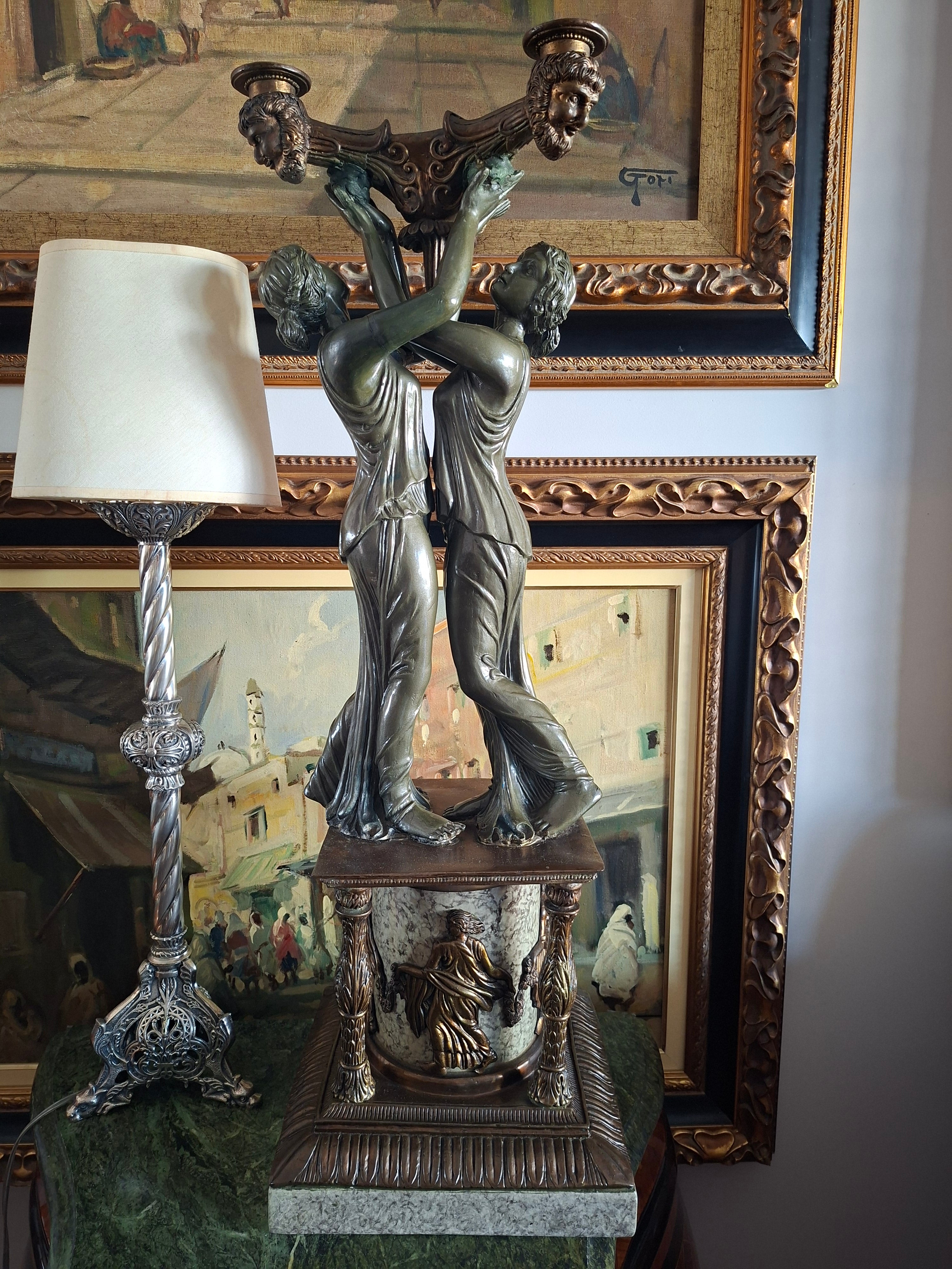 Par de Candelabros Escultóricos em Bronze e Mármore – 79 cm