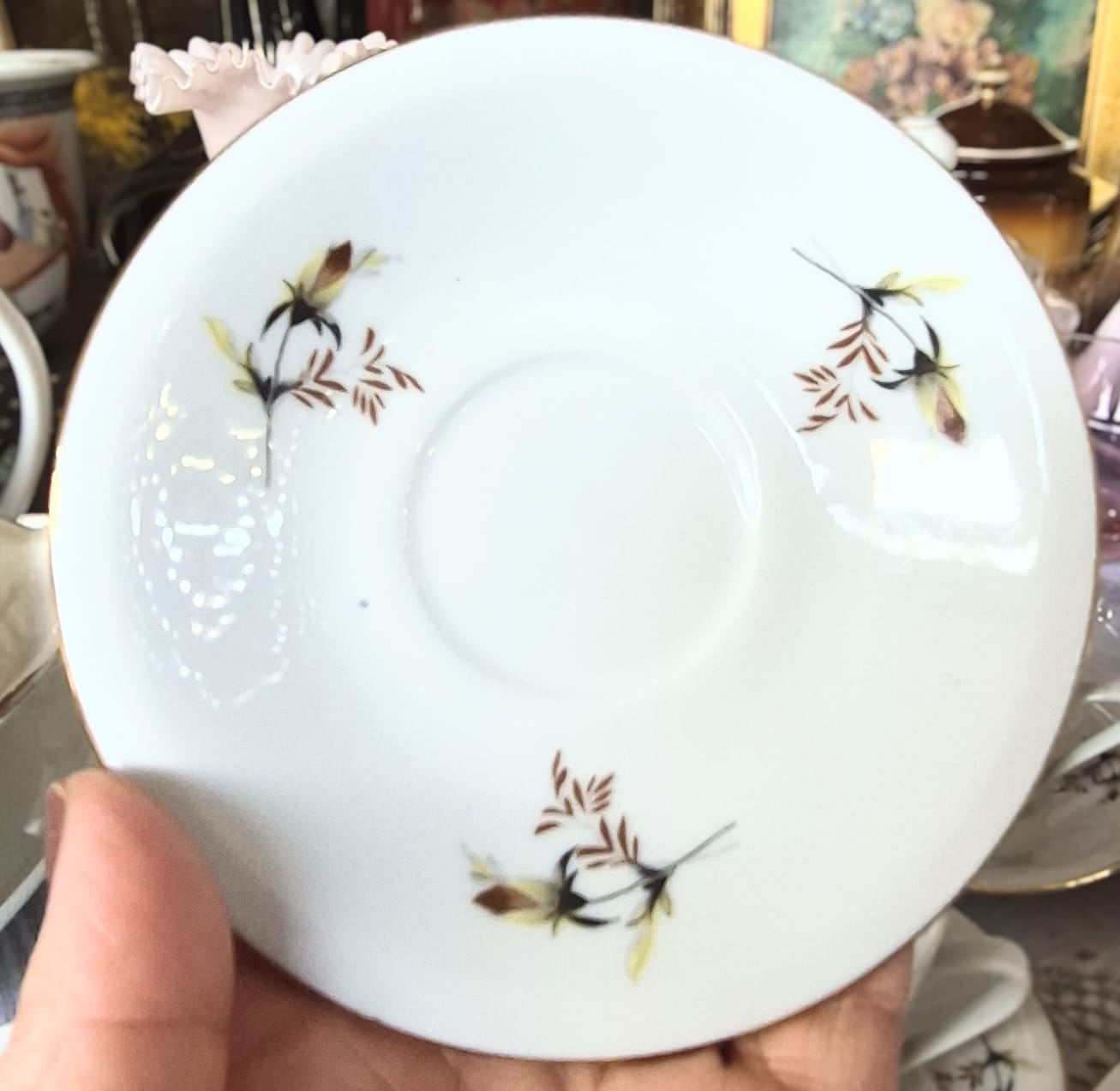 Conjunto com 8 xícaras para café em porcelana vintage húngara Alföldi,  anos 60/70.  Impecáveis,  sem sinal de uso. Dourações à ouro intactas. Lindas!