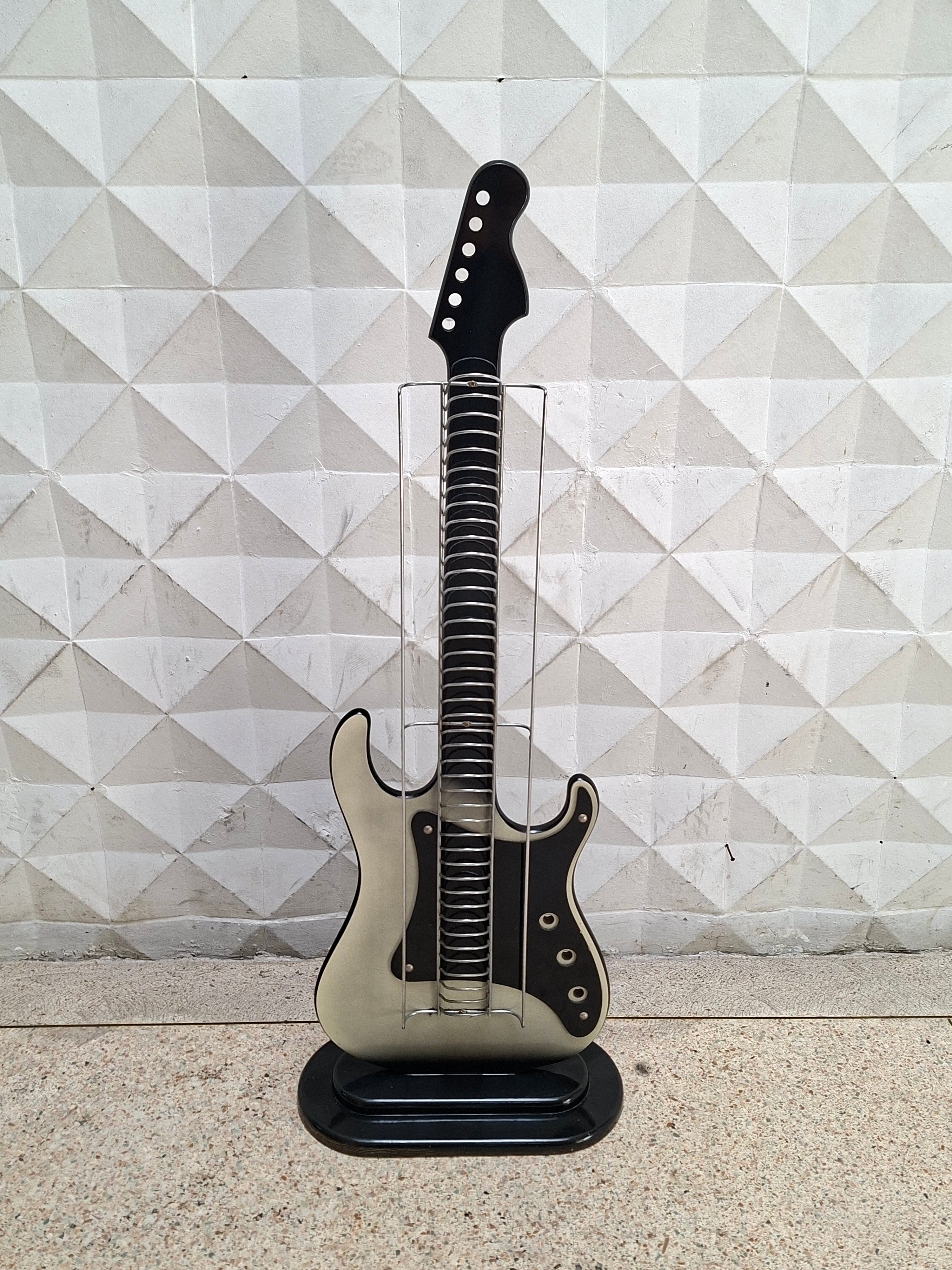Porta CDs Retrô de Guitarra