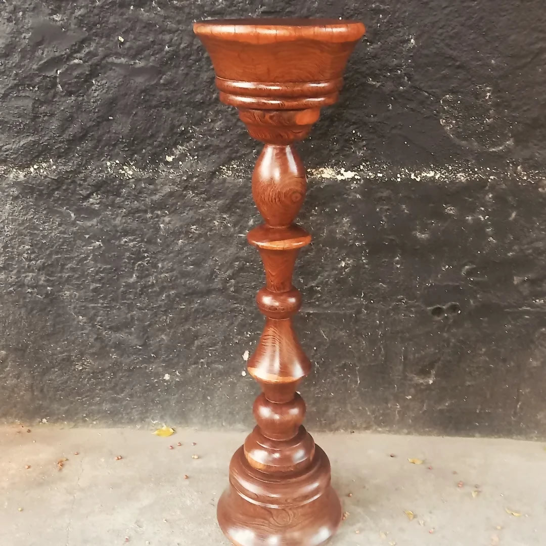 Floreira ou Pedestal em madeira (recém restaurada) 