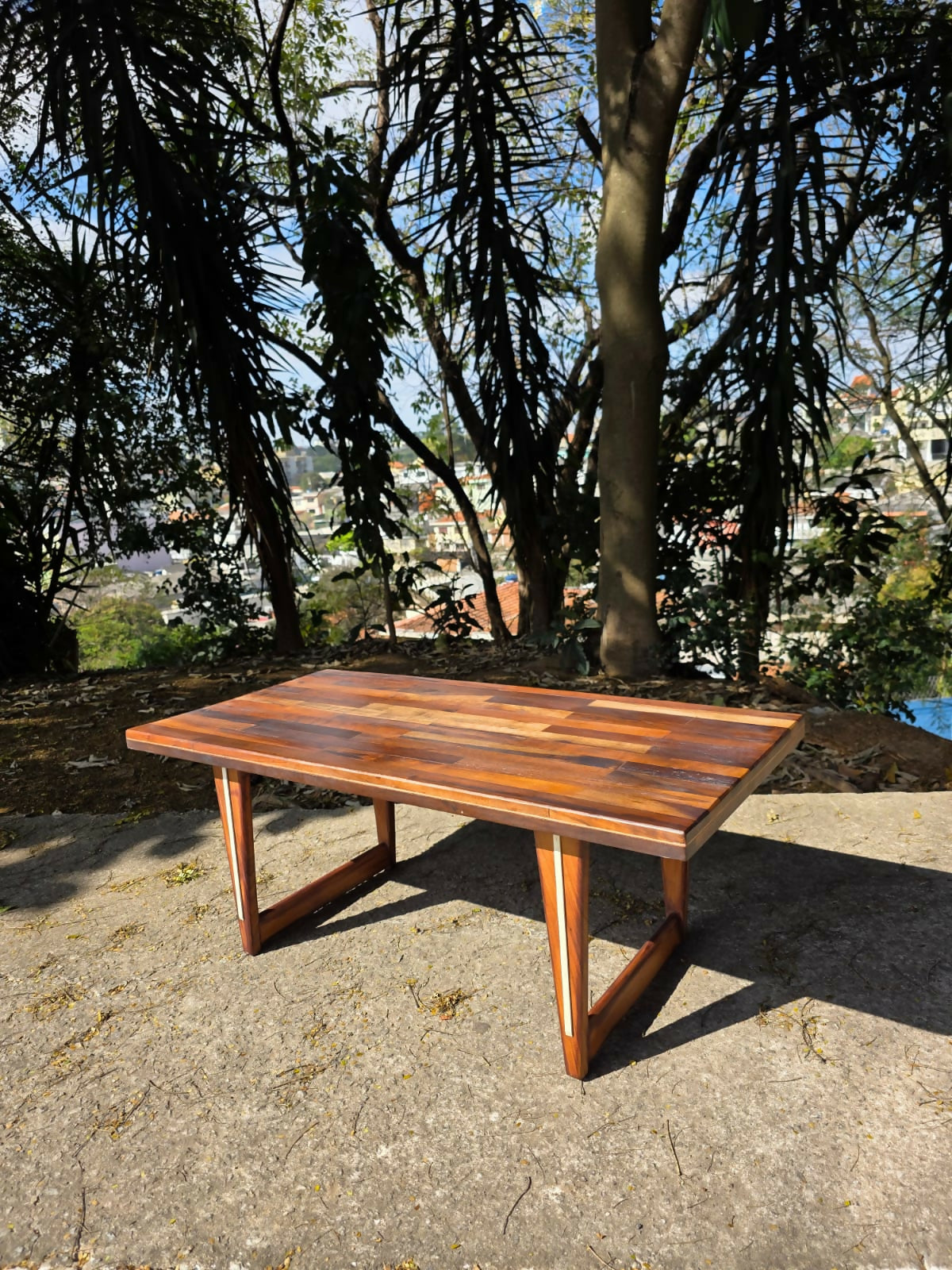 Mesa de centro CIMO anos 50 em madeira maciça