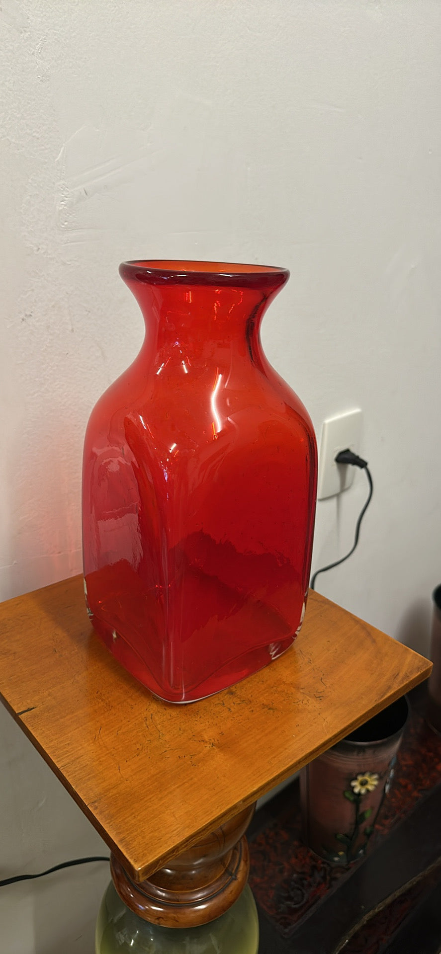 Antiga Garrafa em vidro vermelho