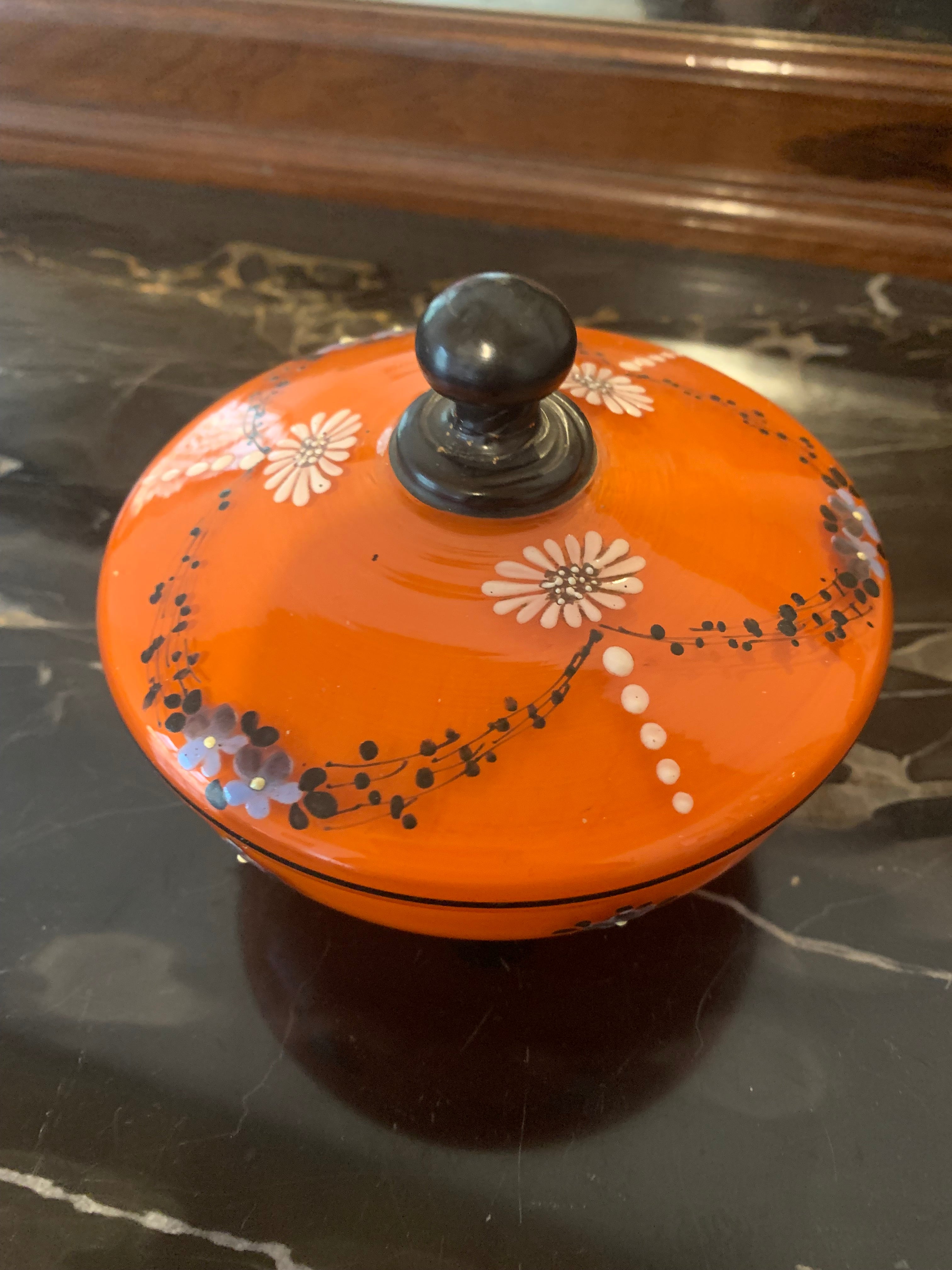 Lindíssima bomboniére ou porta joias em vidro veneziano antigo em laranja e preto 