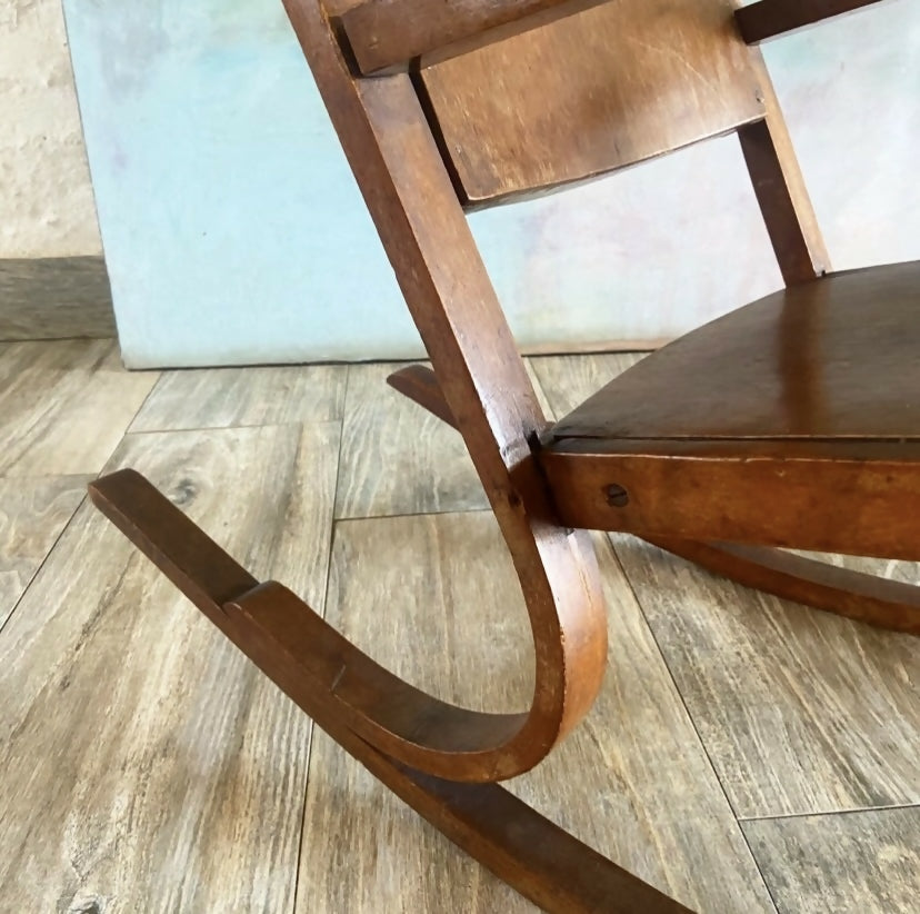 Cadeira de balanço infantil Gerdau