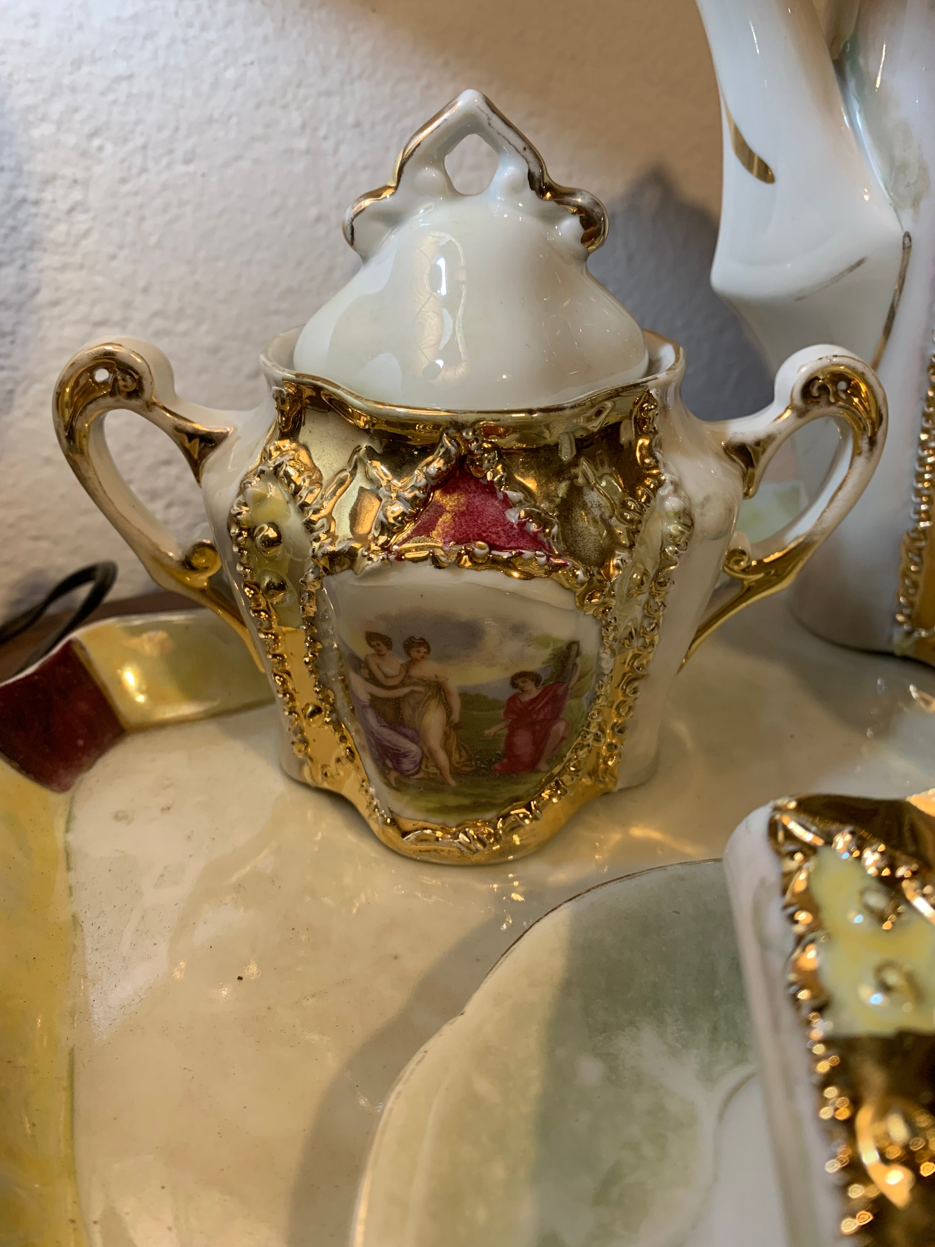 Raríssimo jogo de porcelana Isabelina completo!!