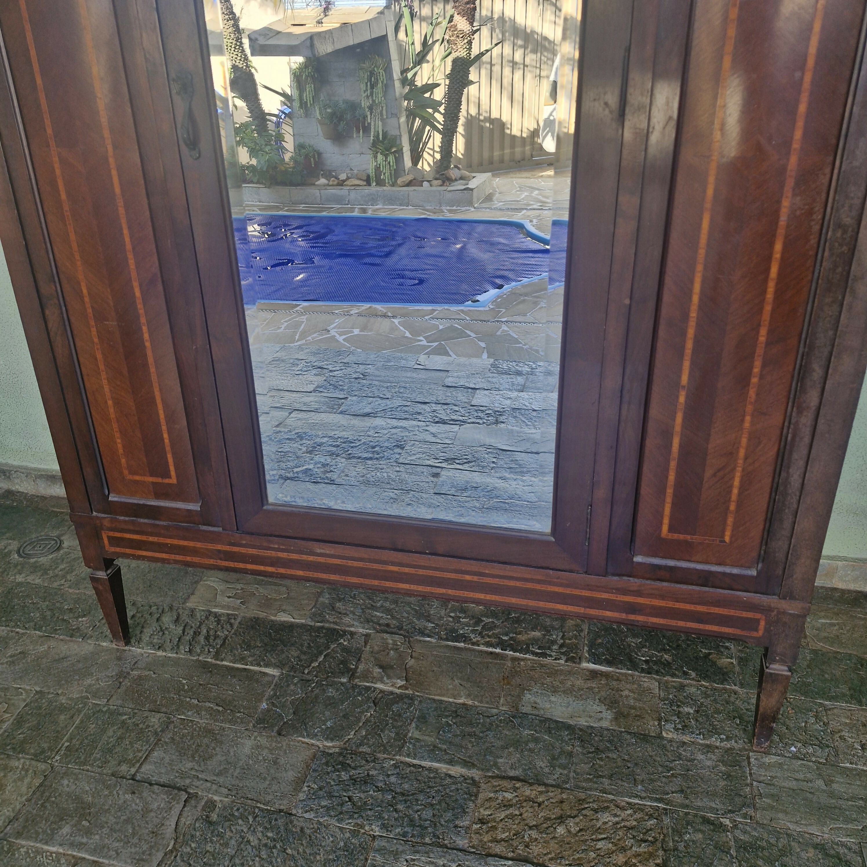 Guarda Roupa Art Nouveau.