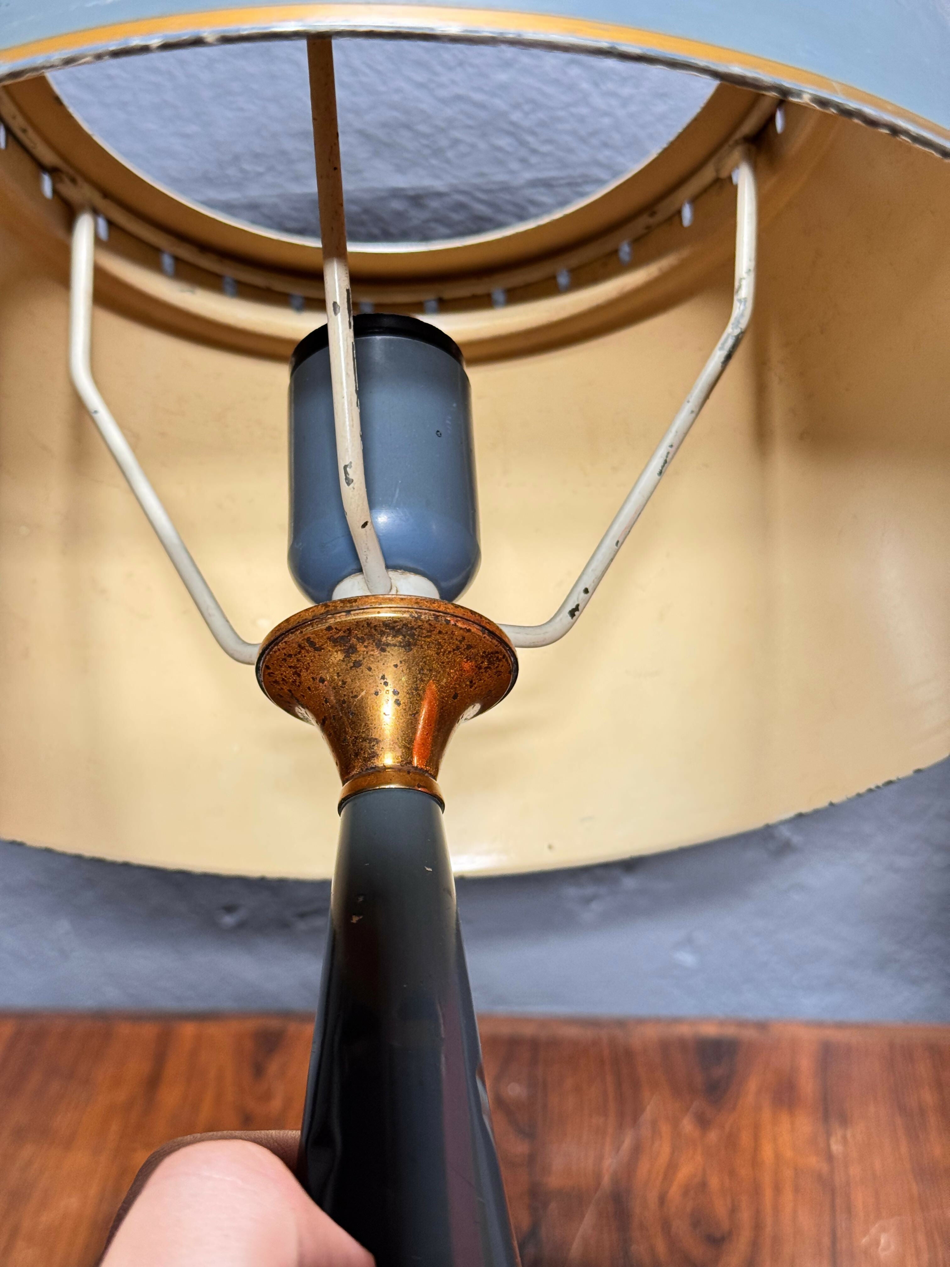 Luminária de Mesa - Abajur Esmaltado (unid)