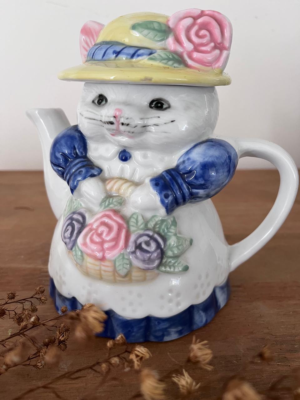 Bule Vintage em Formato de Gata - Peça Colecionável