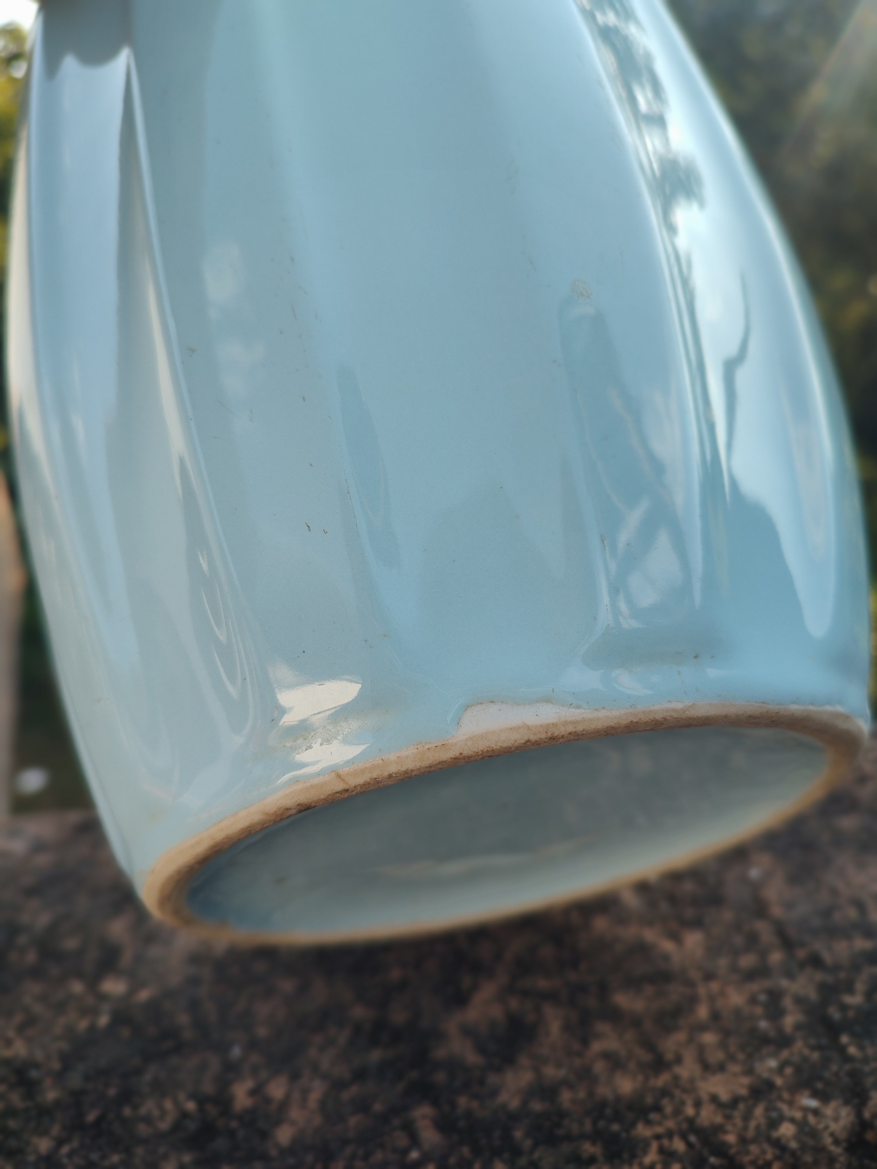 Grande vaso antigo em porcelana azul canelada (26cm altura) - anos 60