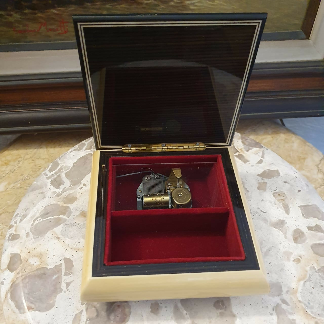 Maravilhosa caixinha vintage de música italiana! Impecável!