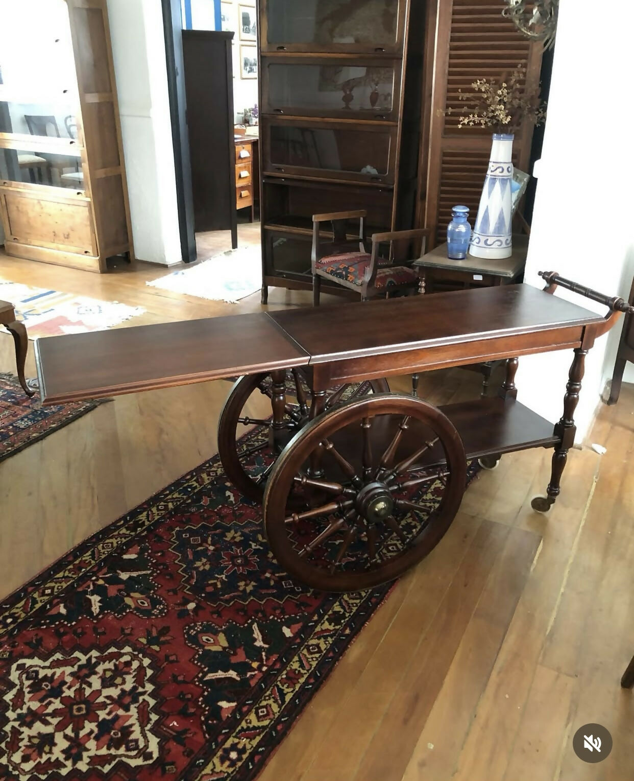 Carrinho de chá com abas laterais dobráveis