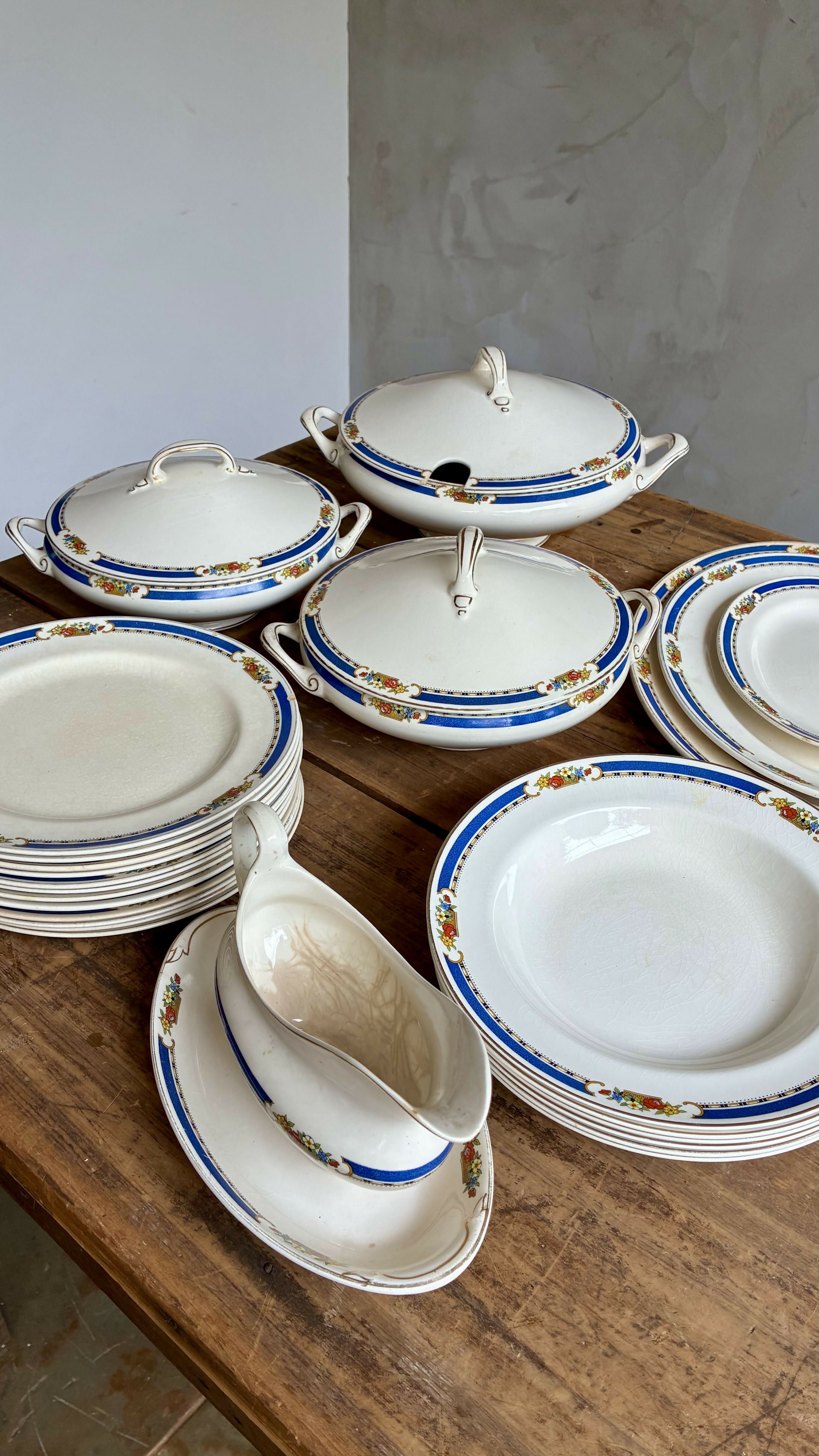 Aparelho de Jantar Antigo