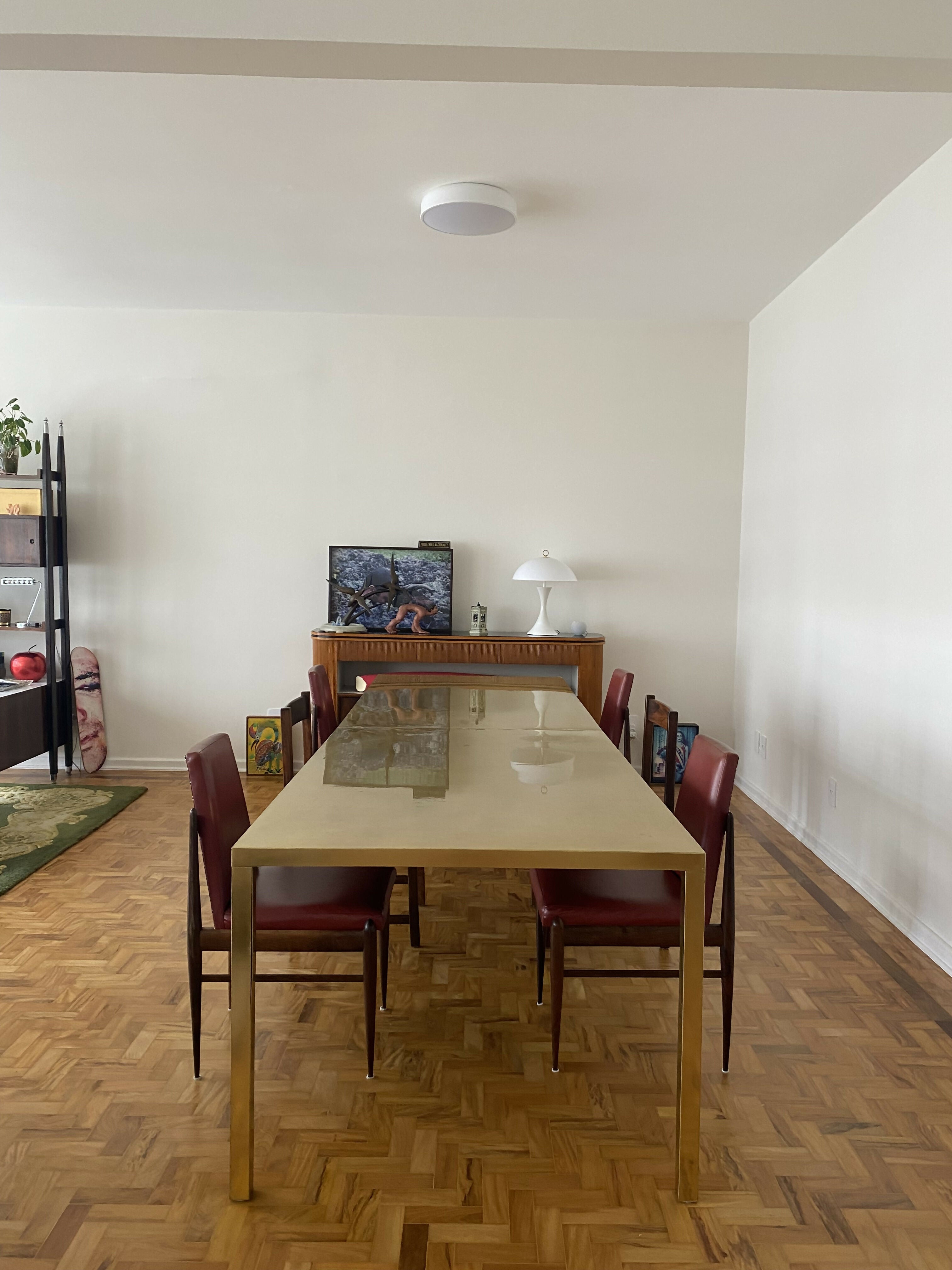 Mesa de jantar em latão - INCRÍVEL