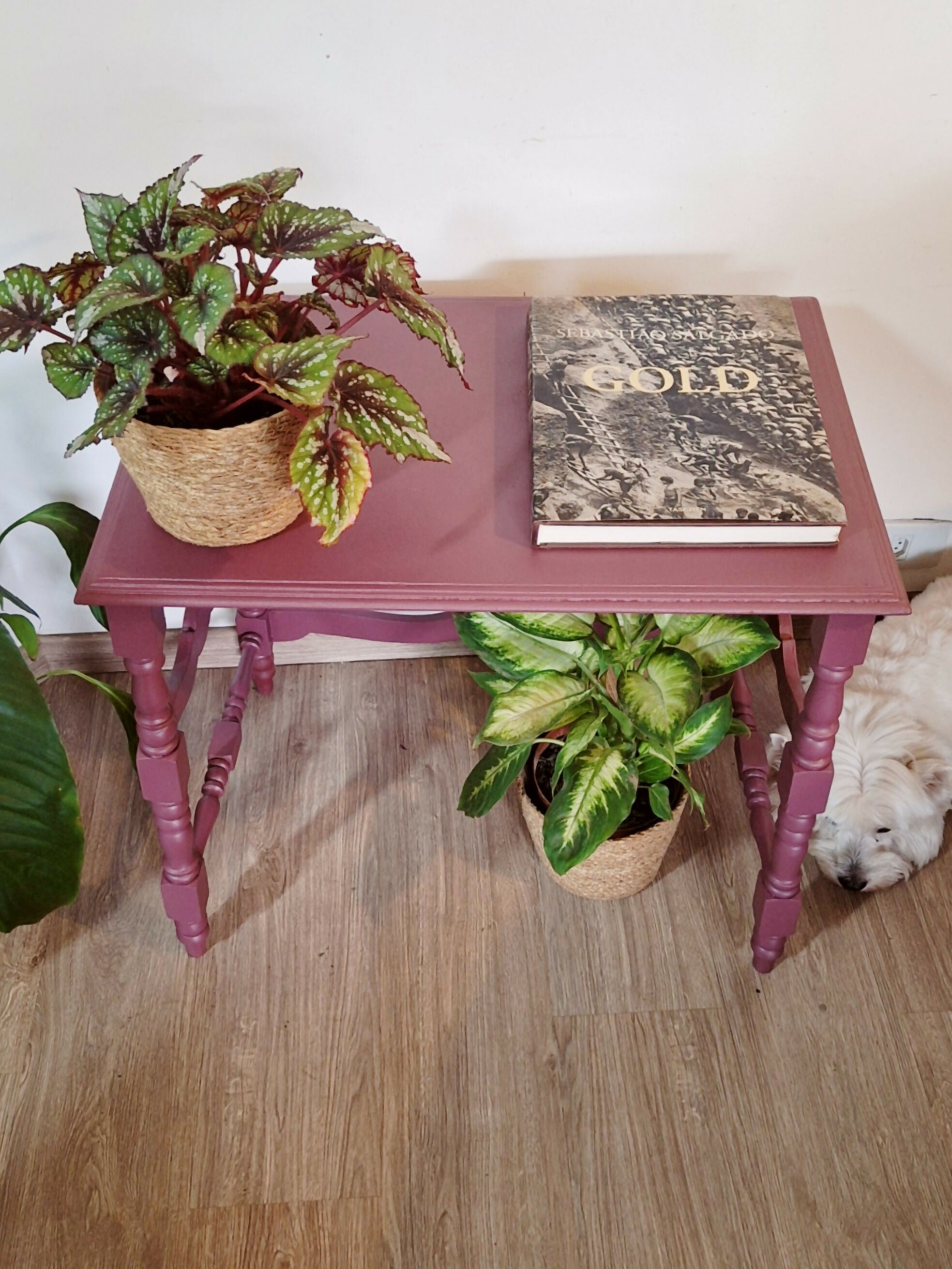 Mesa de apoio / lateral de madeira em cor cereja