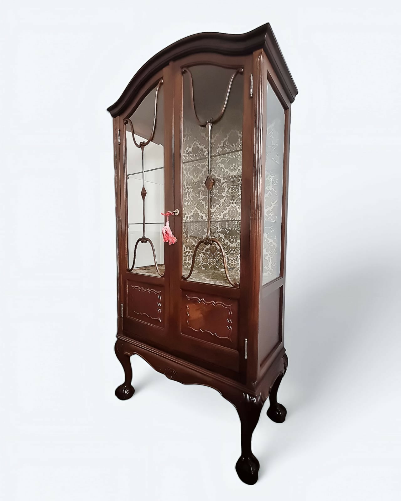 Vitrine em madeira nobre estilo Chippendale