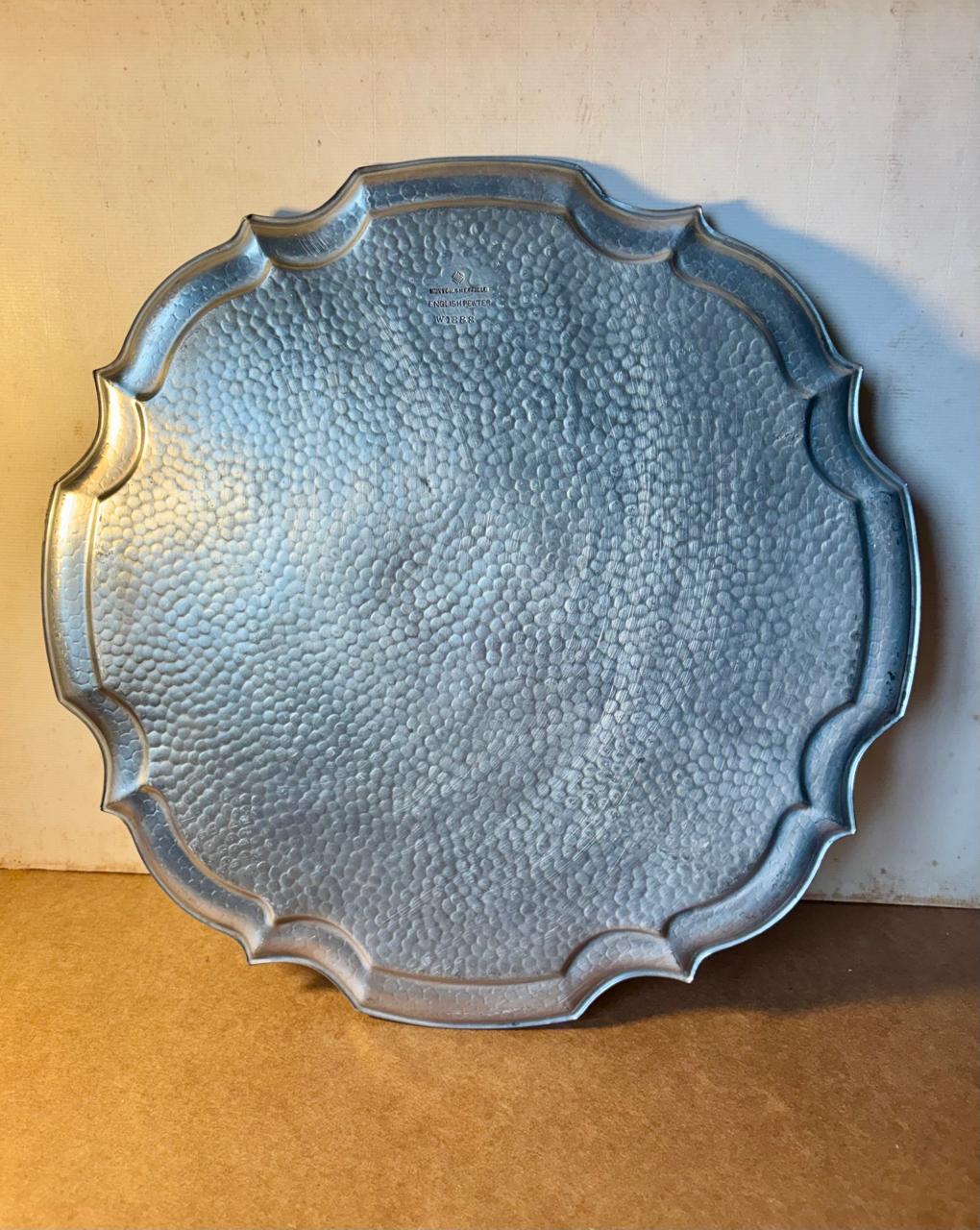 Bandeja redonda inglesa Hutton Sheffield em English Pewter (DMCPS_717)