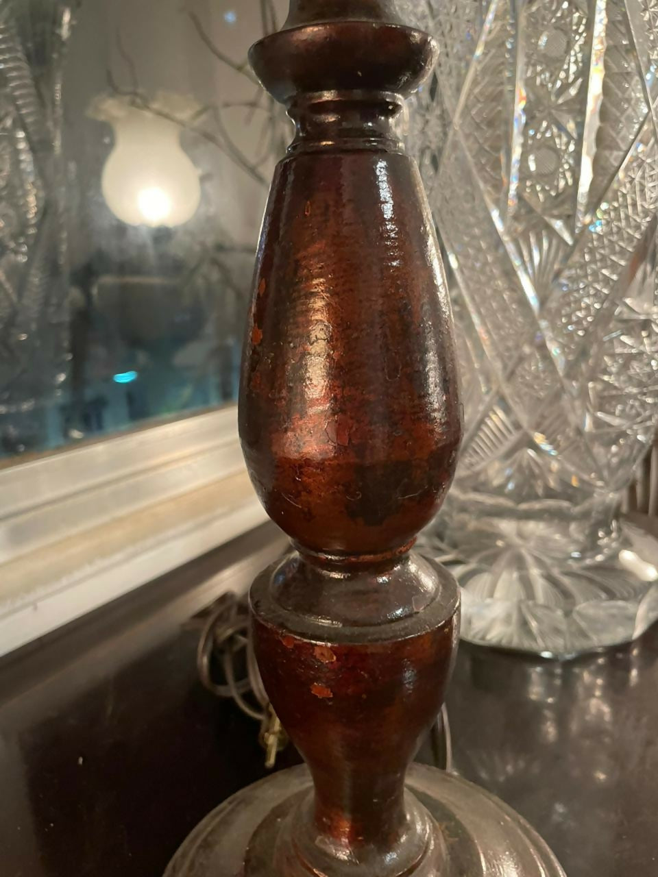 Grande abajur em madeira 64cm