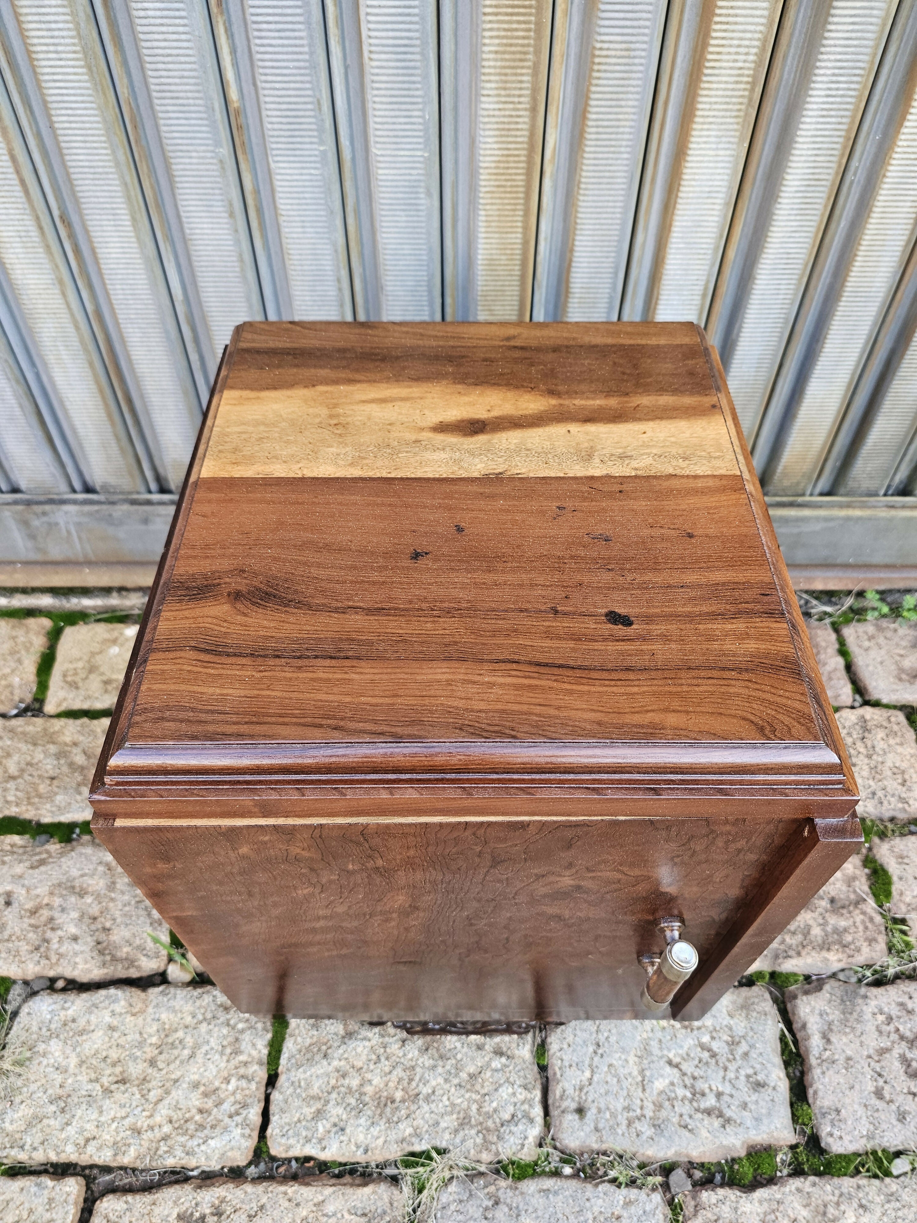 Criado / mesa de cabeceira art déco em Imbuia