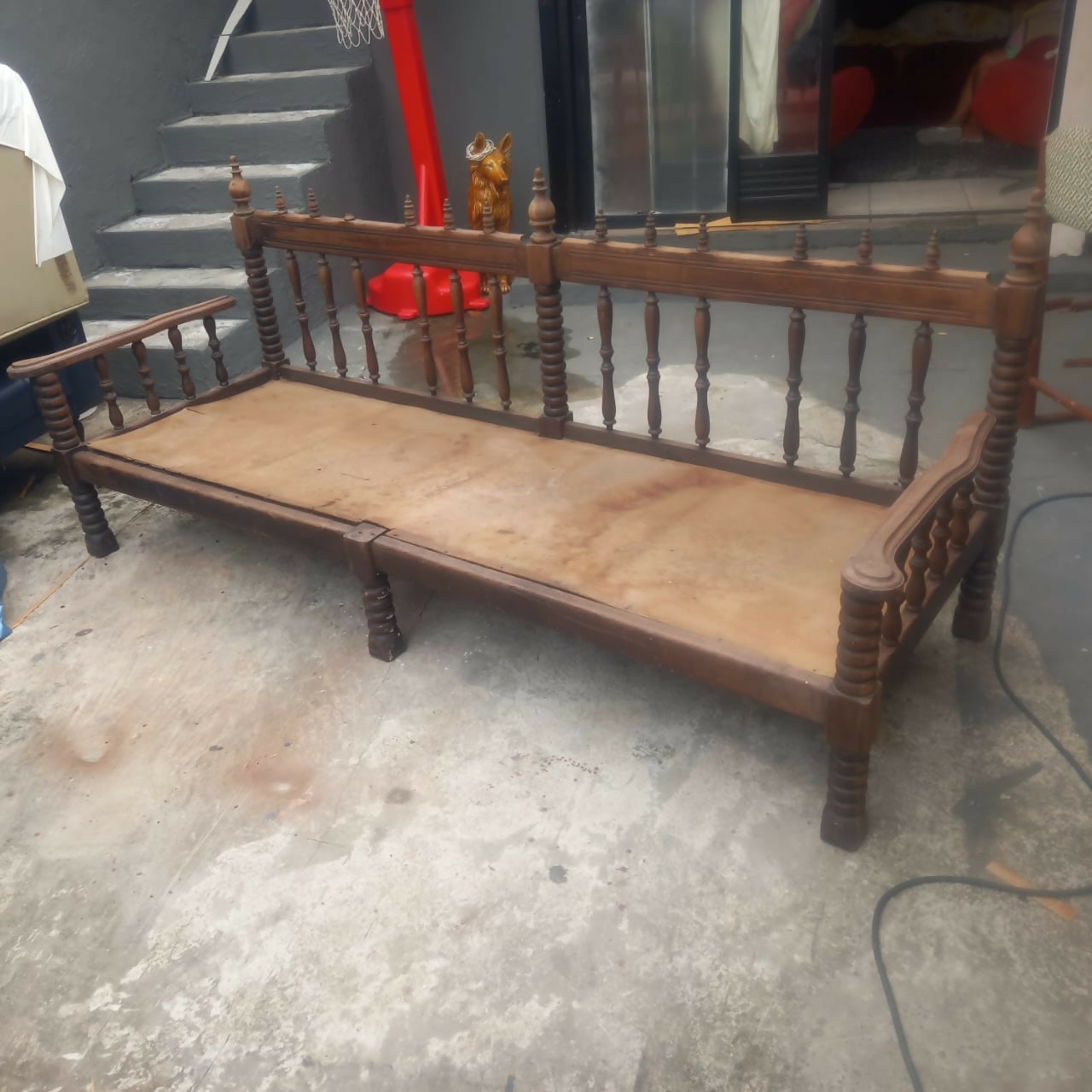 Sofá de madeira (estrutura)