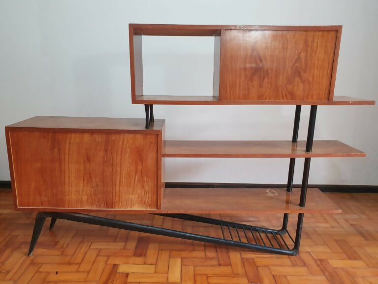 Estante Scapinelli anos 50 em Caviúna