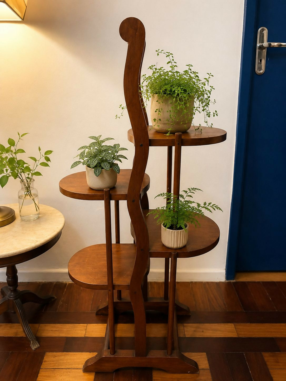 Suporte para plantas em madeira maciça com 4 prateleiras