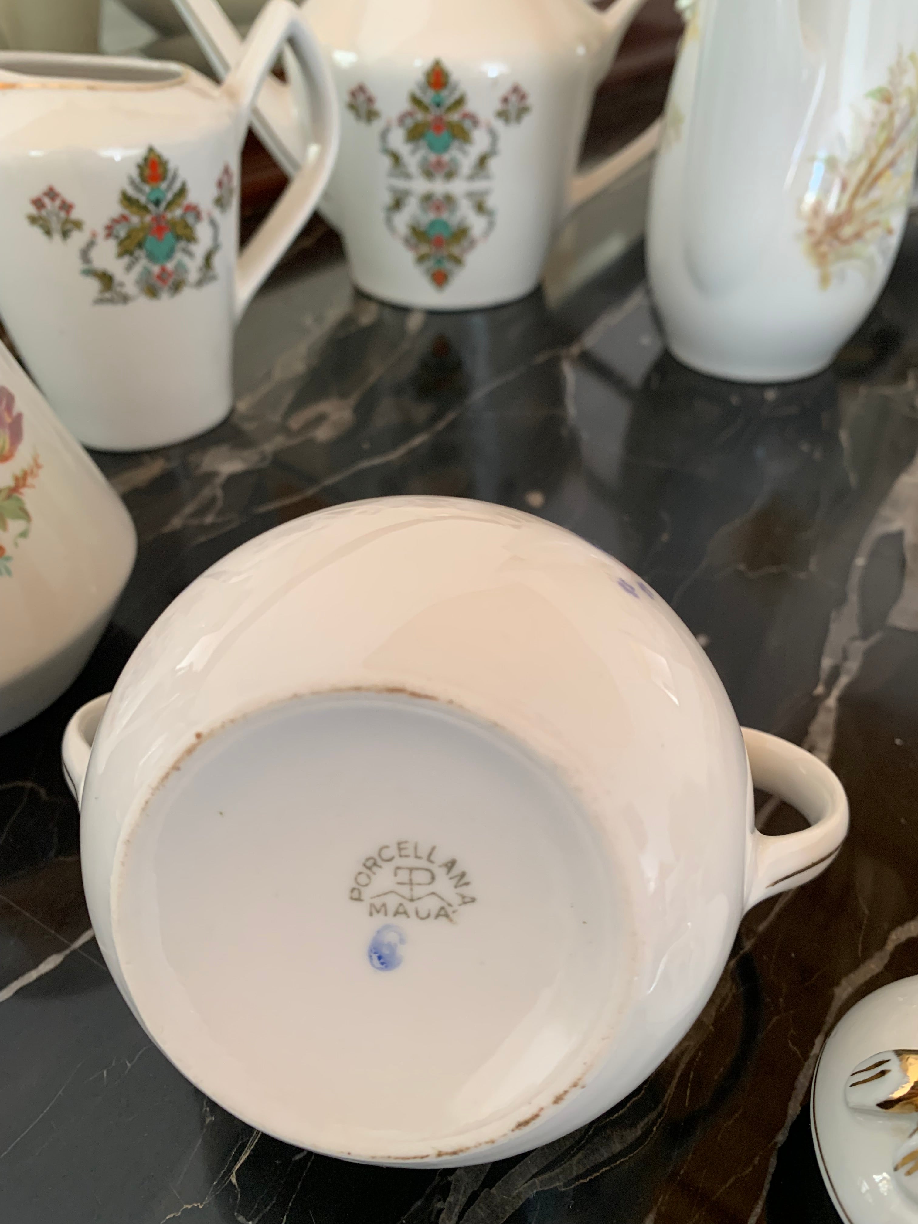 Lindo e antigo açucareiro de porcelana Mauá