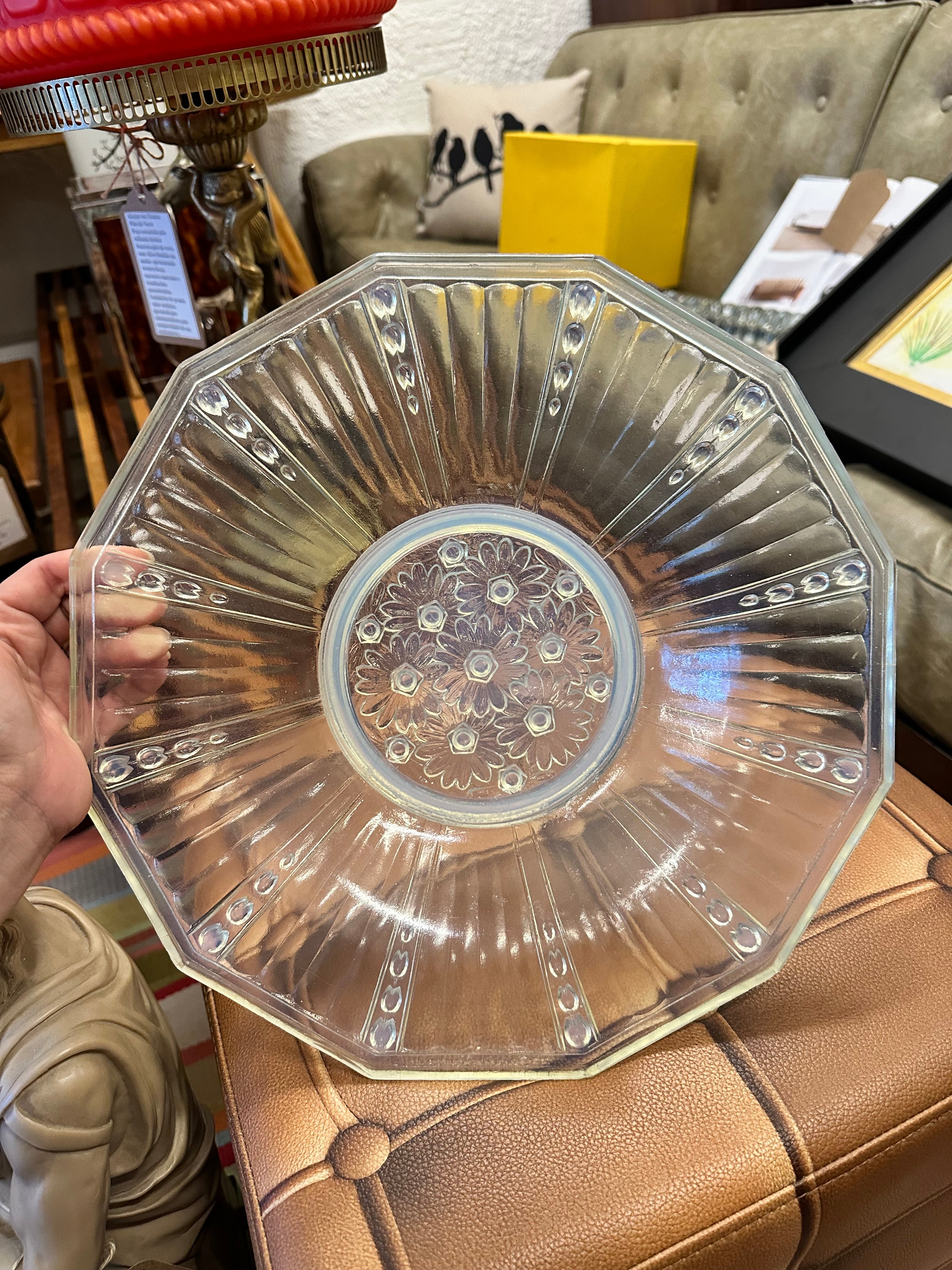 Centro de mesa redondo em vidro Verlux Opalescente, França, c. 1930–1940