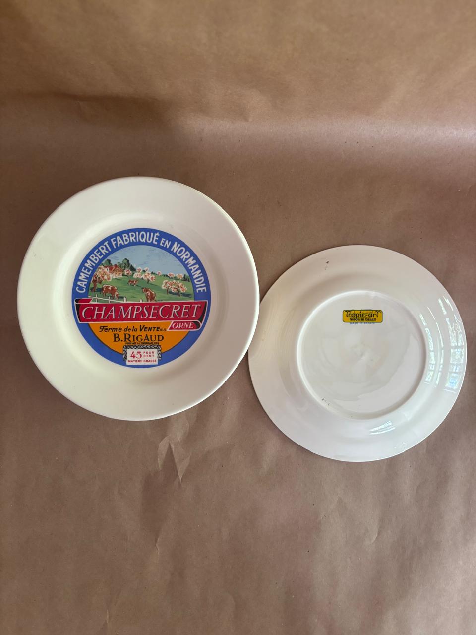 Conjunto de 8 pratos Tropic Art com rótulos de queijos franceses (DMCPS_328)