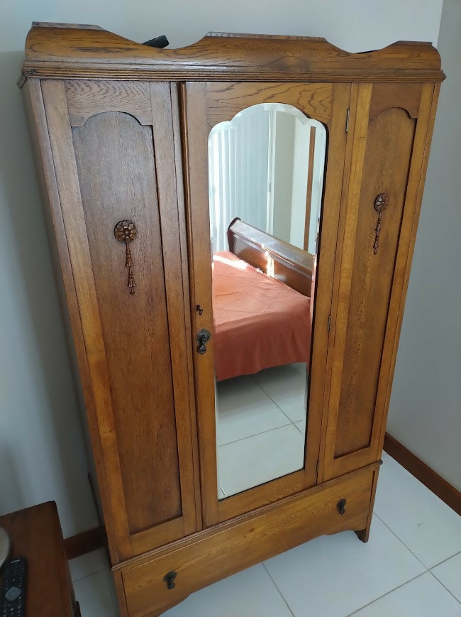 Oak English Wardrobe 5