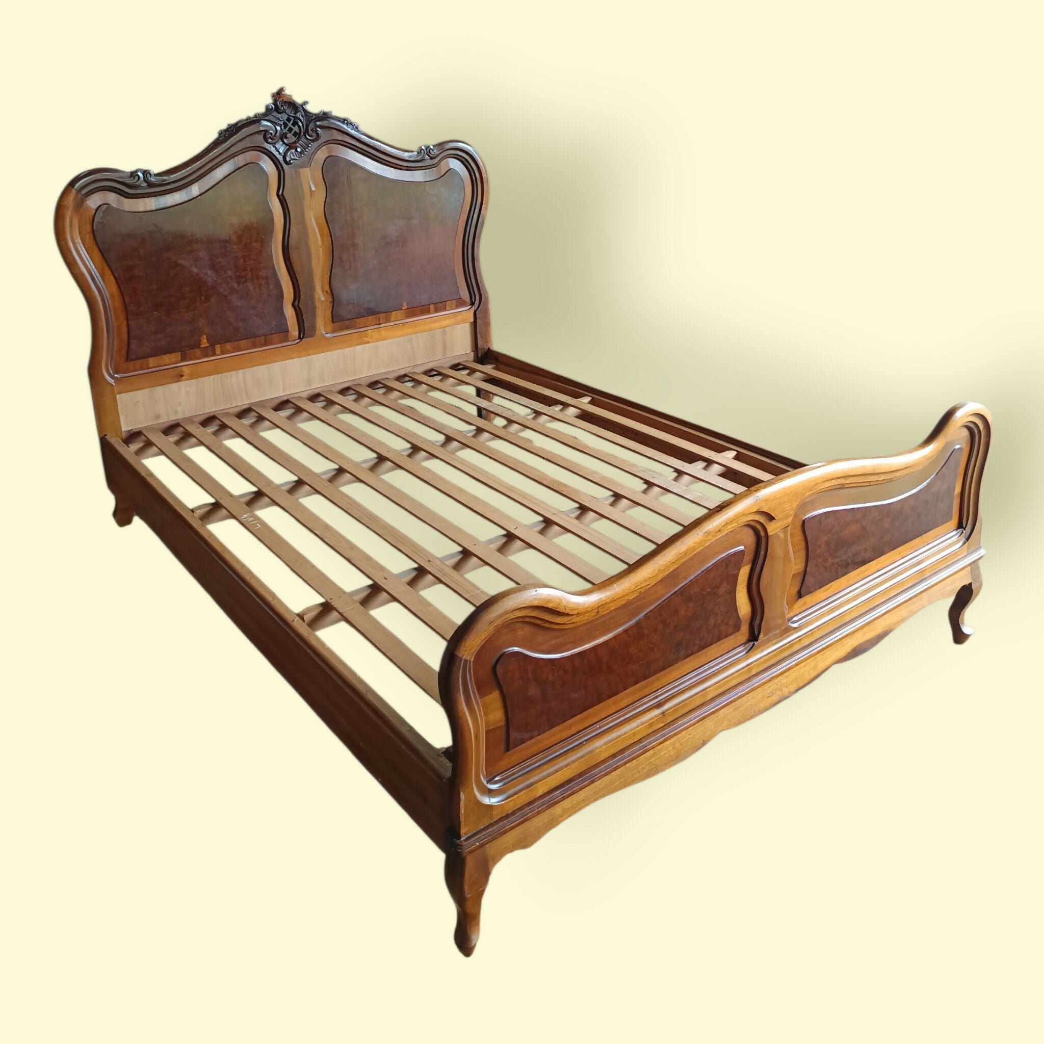 Maravilhosa Cama de Casal Luís XV