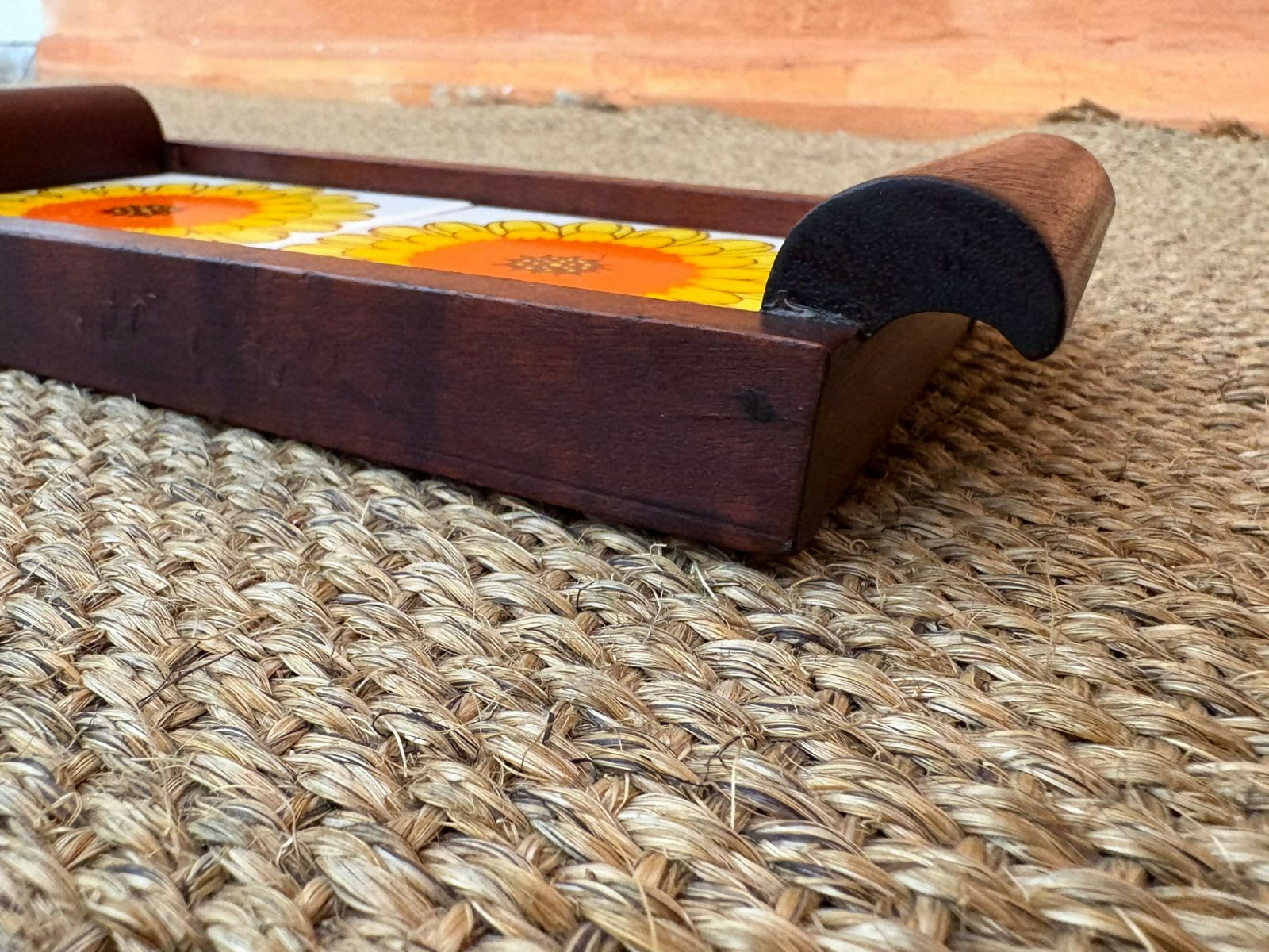 Bandeja P em jacarandá e azulejos