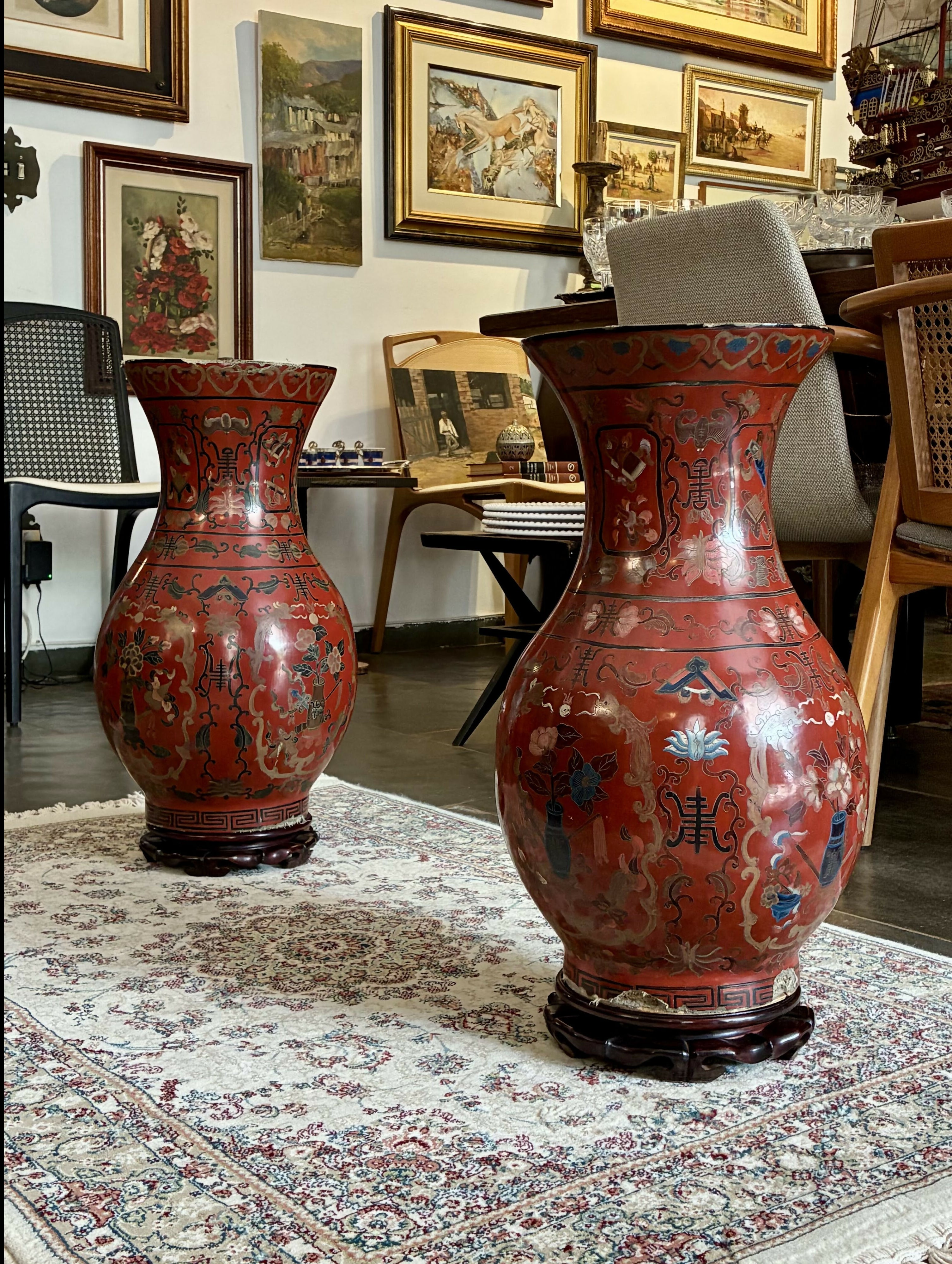 Par de Vasos avermelhados em Papel Machê com motivos orientais