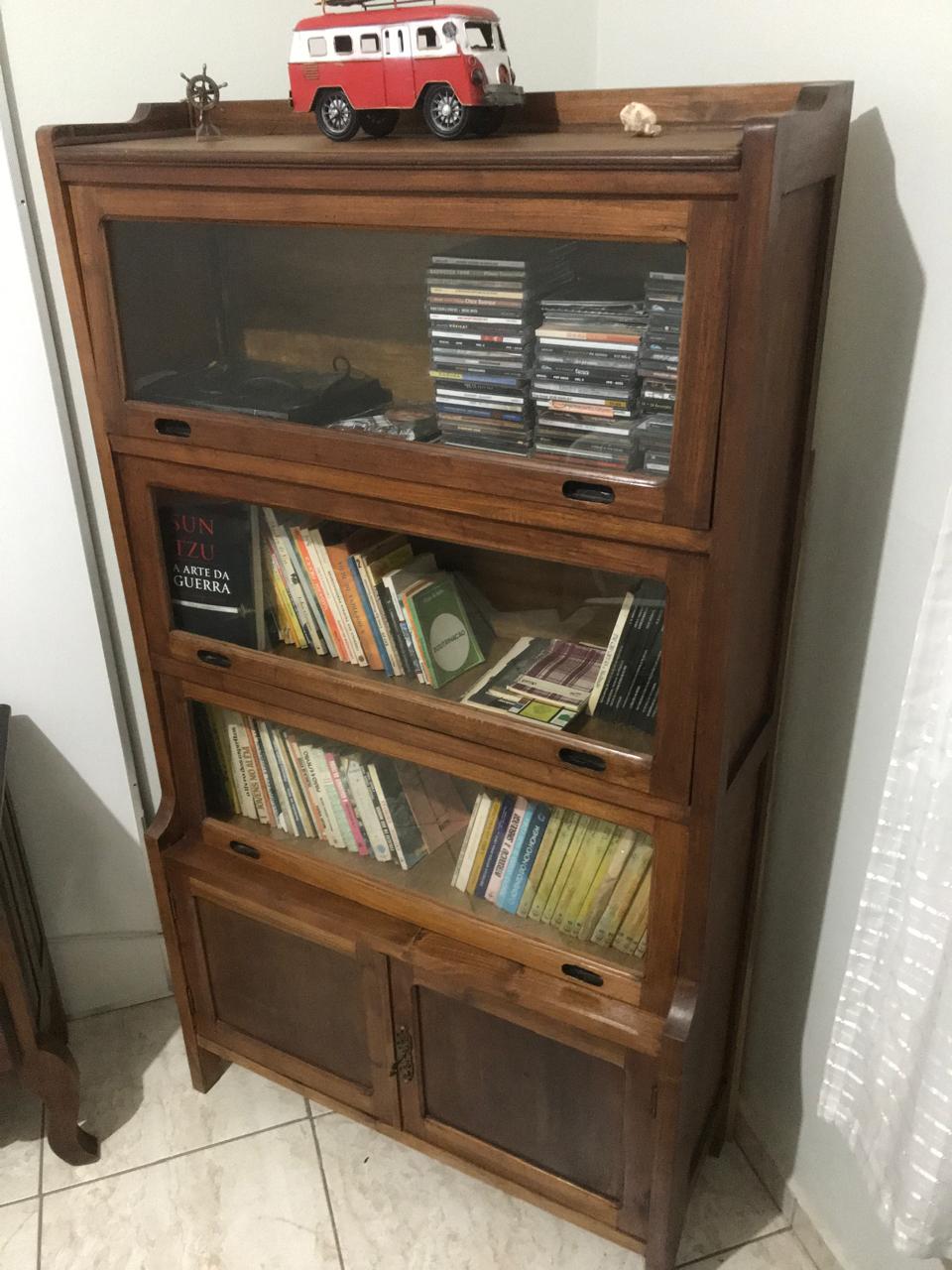 Estante Livreiro Basculante Antigo Tipo Miele (Estante de Padaria) – Madeira Nobre
