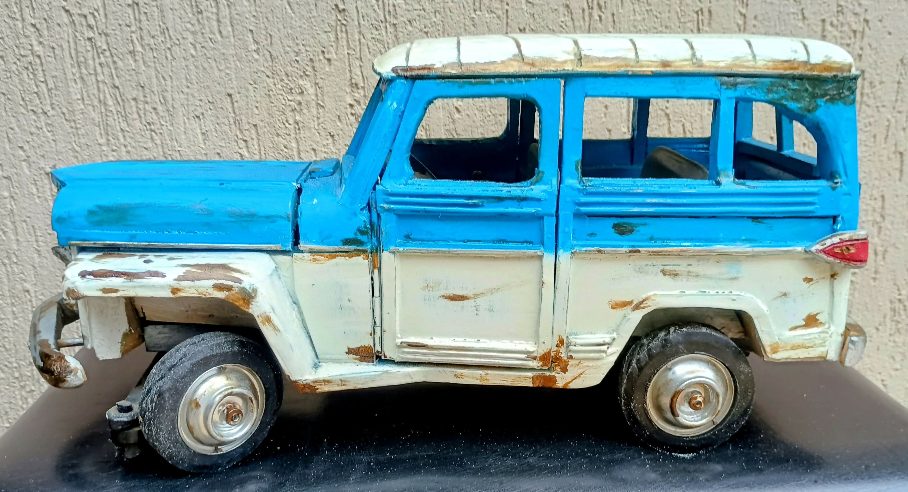 Grande Réplica Rural Willys artesanal