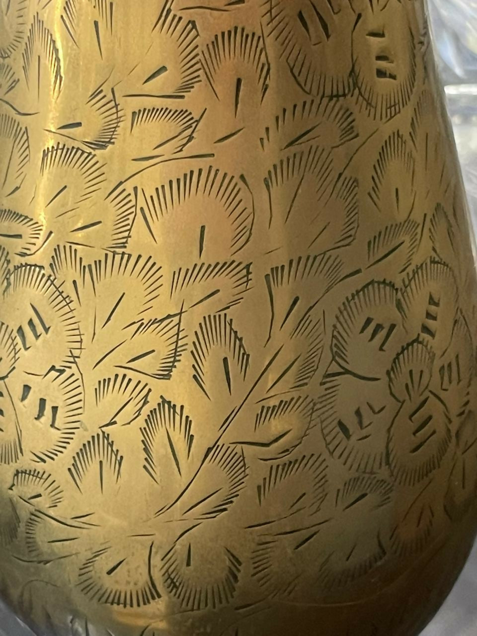 Grande vaso oriental em metal dourado 36cm