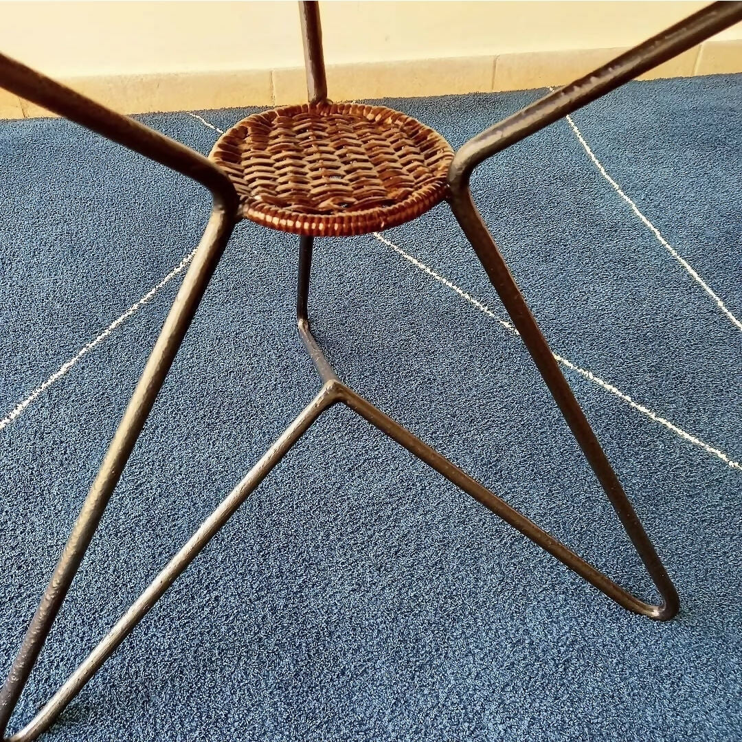 MESA AUXILIAR EM FERRO E JUNCO ANOS 50